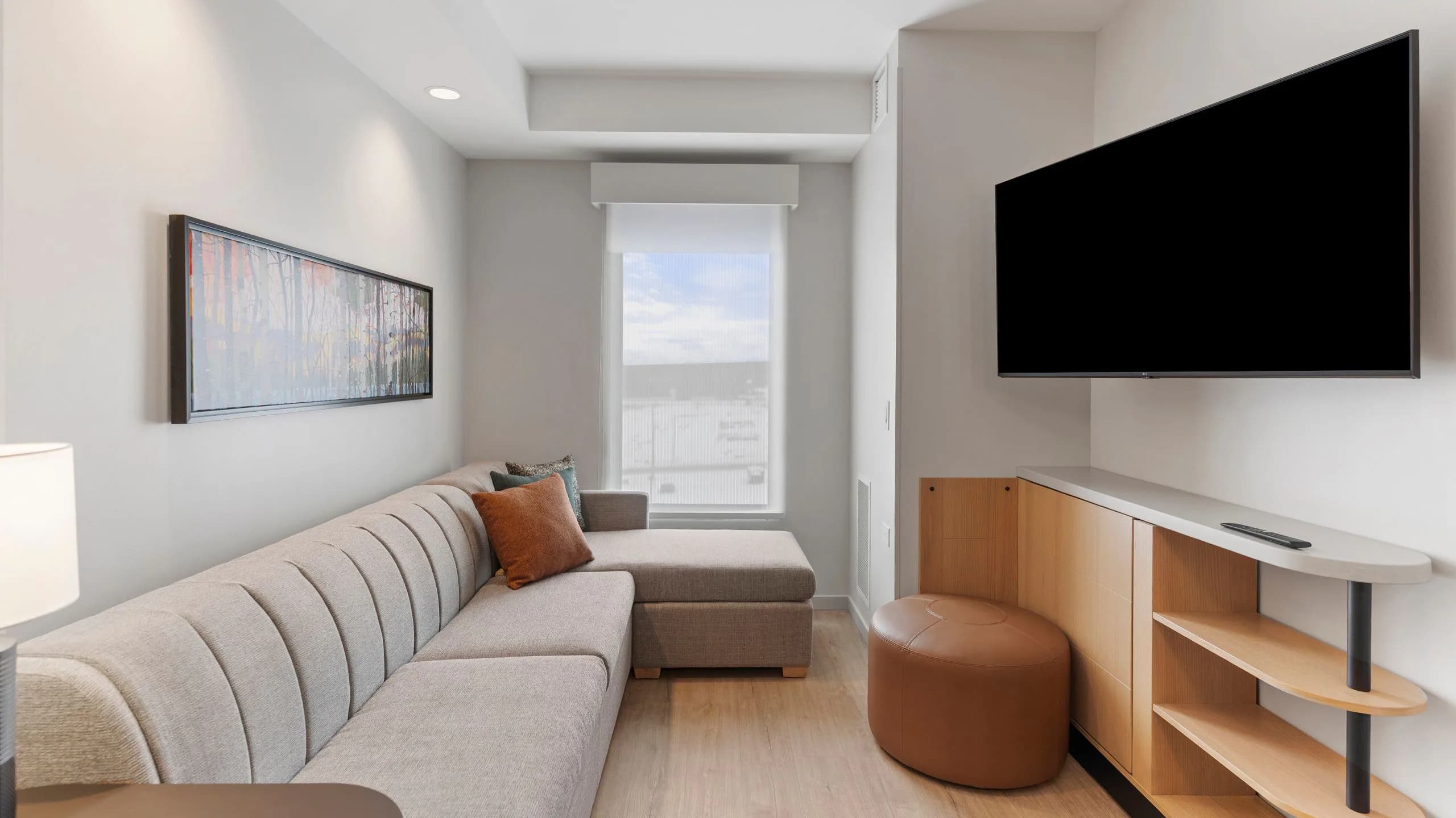 1 Bedroom Suite King with Sofa Bed - Image 5