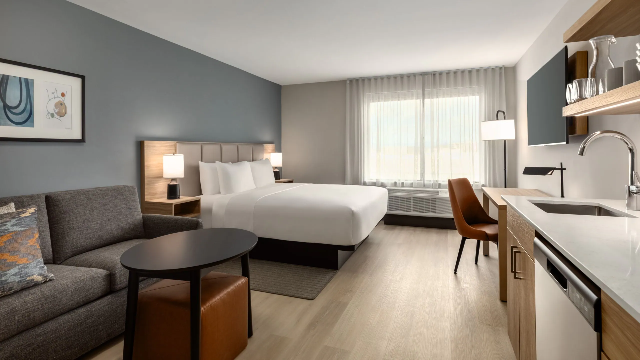 Studio Suite 1 King Bed - Image 1