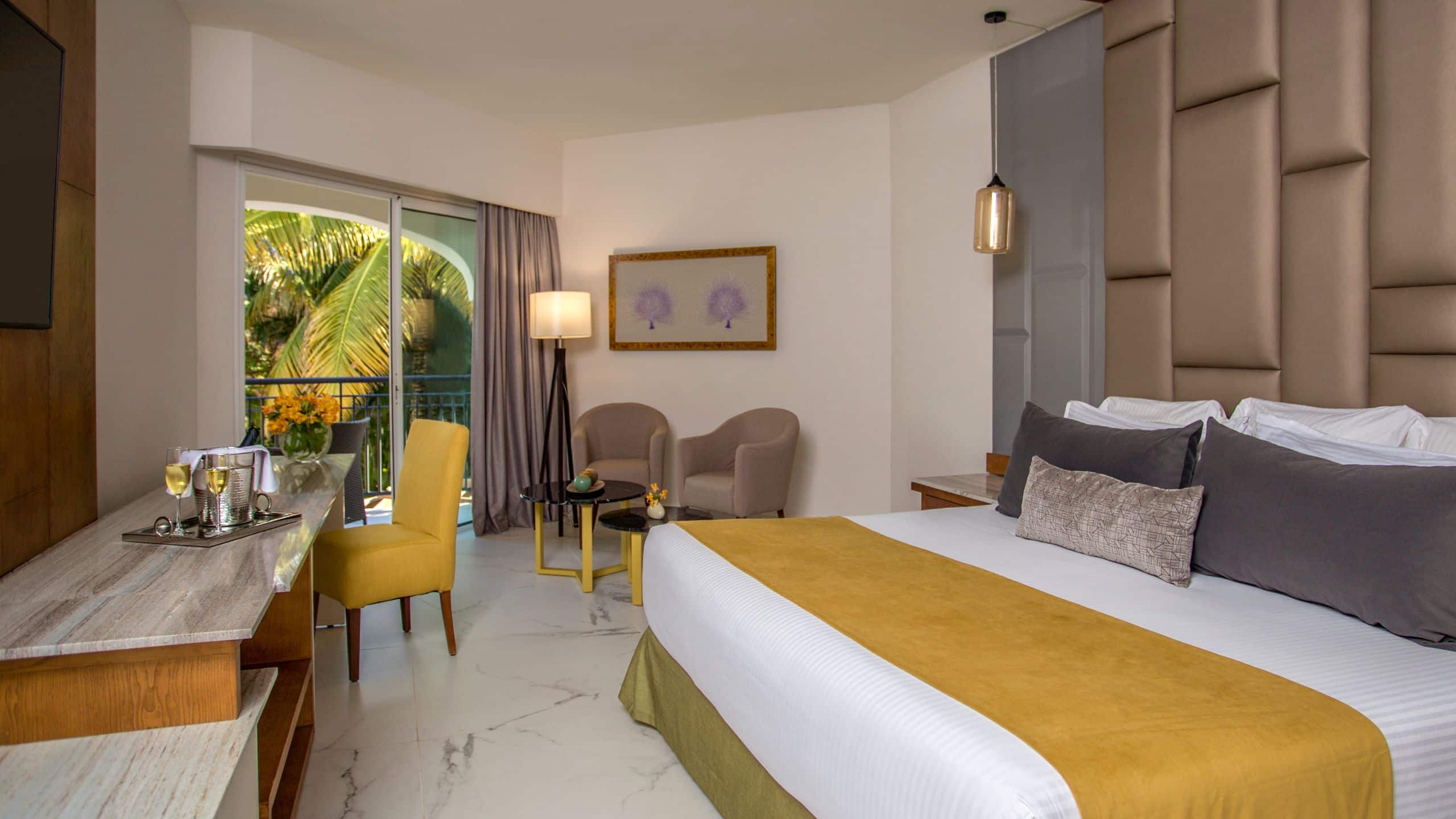 Preferred Club Junior Suite Tropical View Double Beds - Image 1
