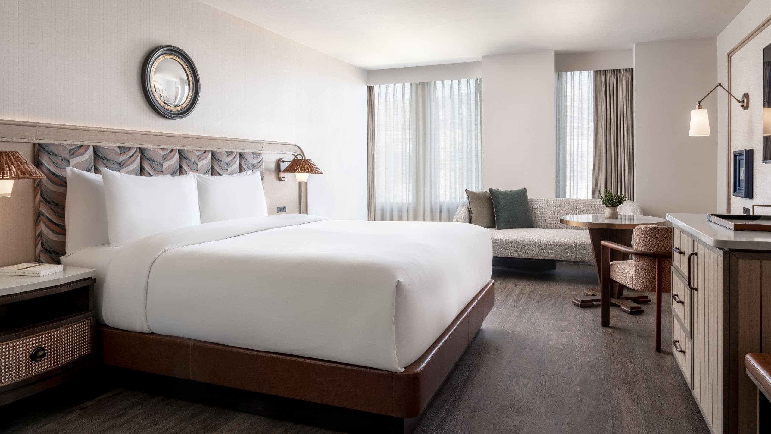 1 King Bed - Image 1