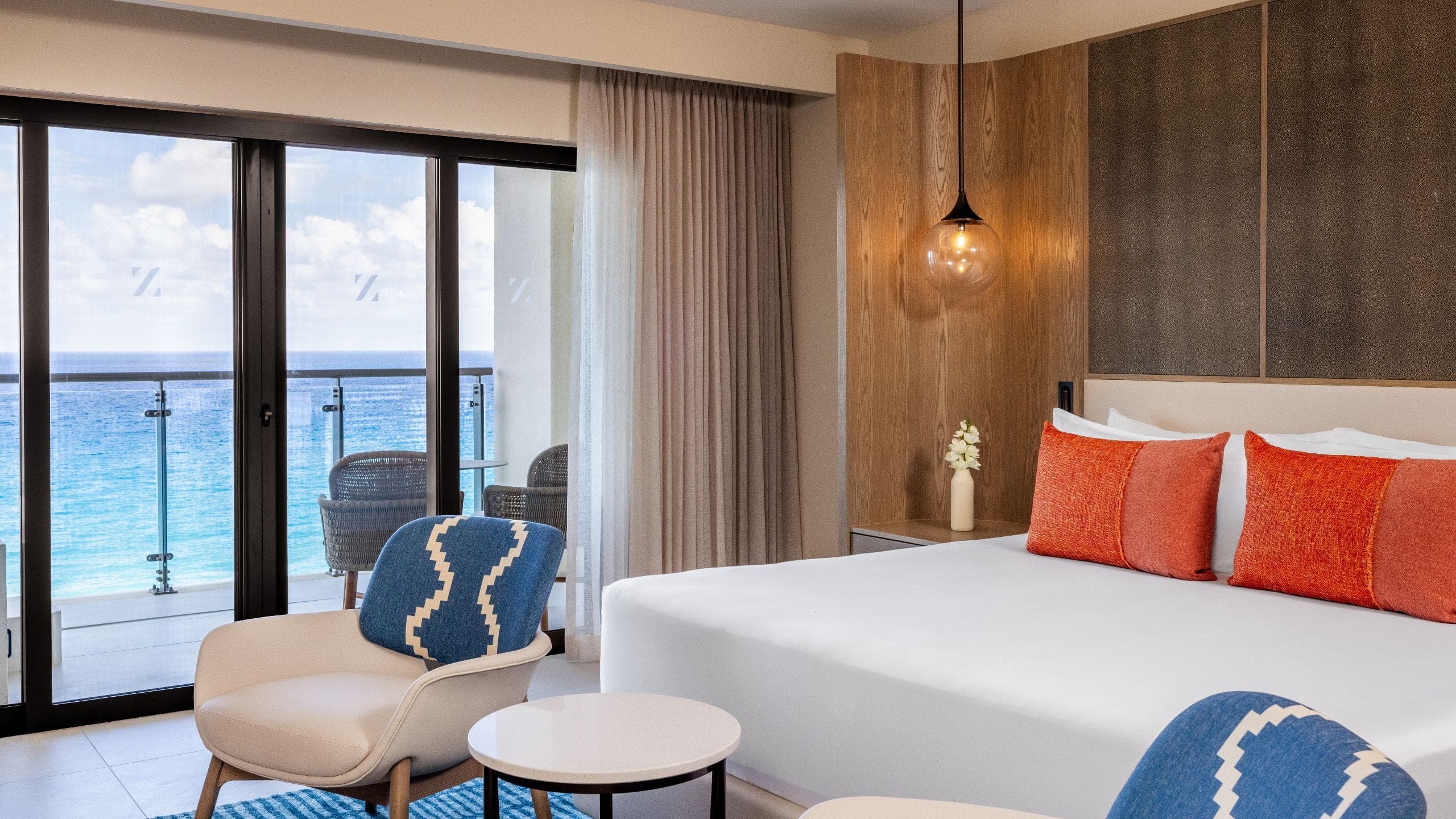 Oceanfront Junior Suite King - Image 2
