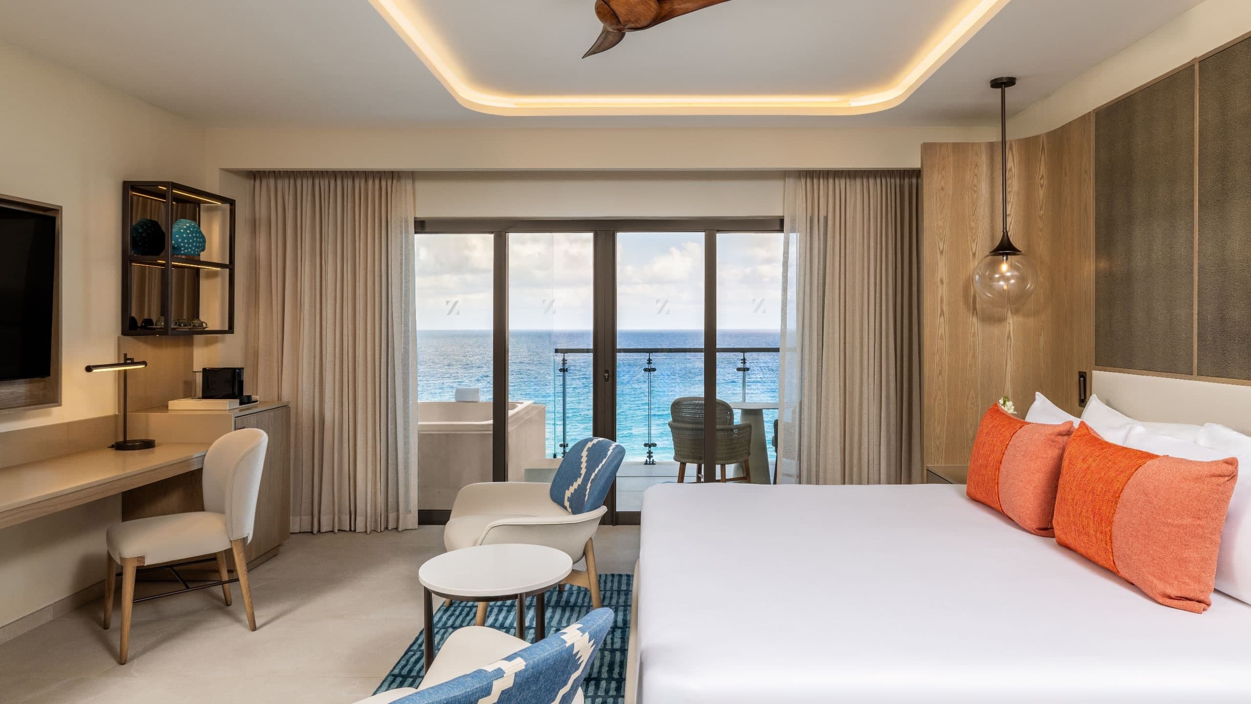 Oceanfront Junior Suite King - Image 3