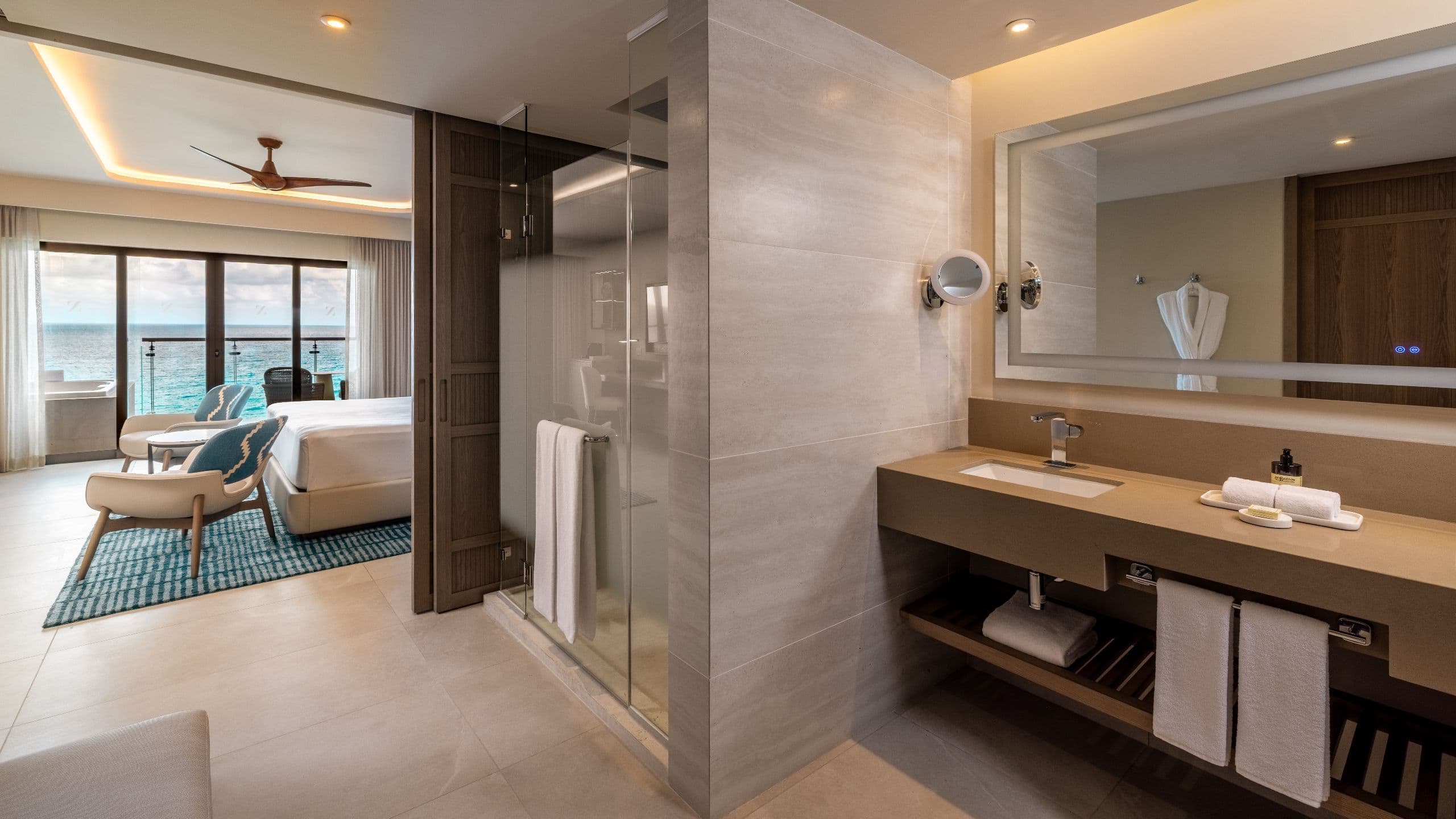 Oceanfront Junior Suite King - Image 5