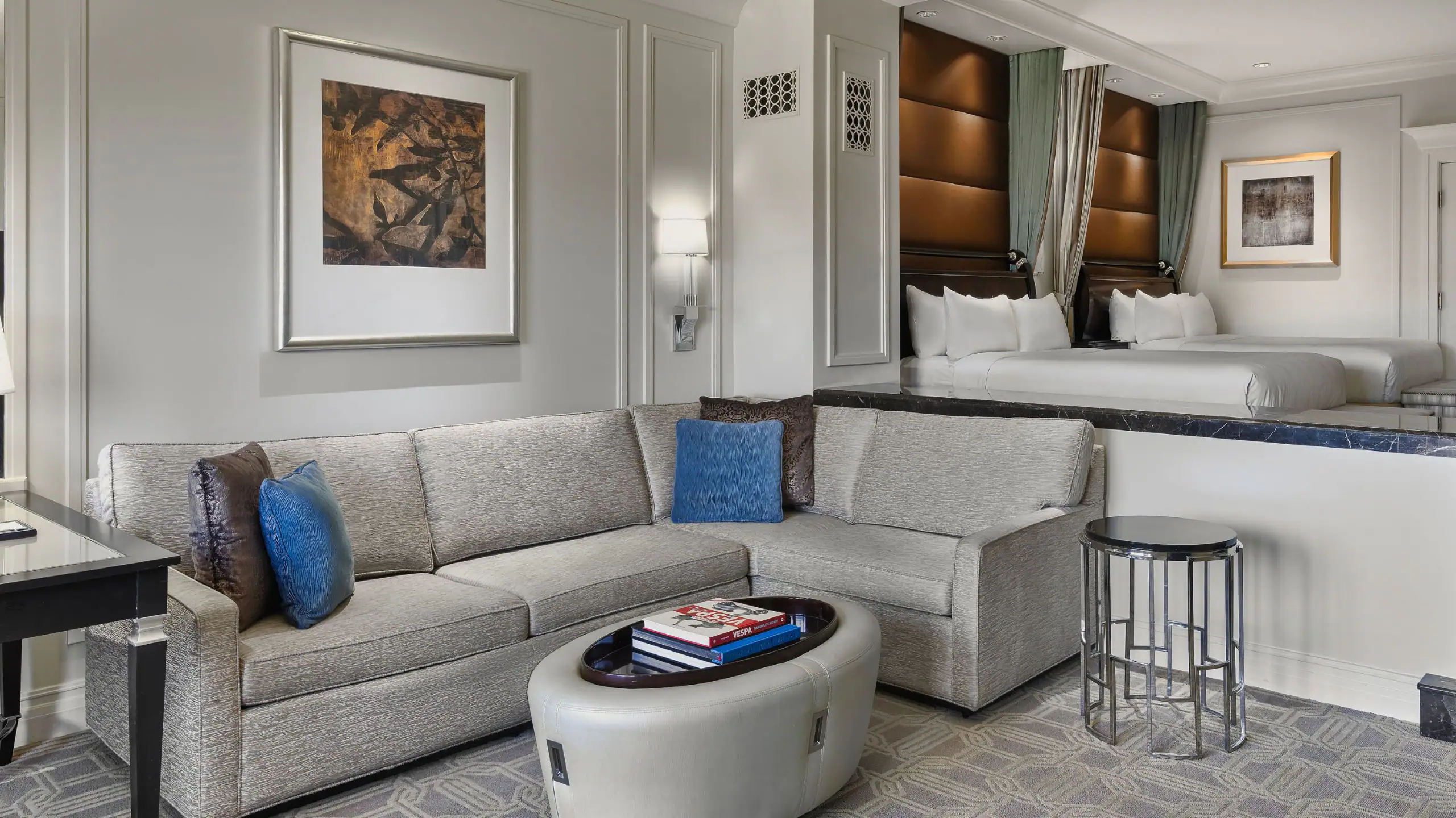 Luxury Two Queen Suite City View - Image 2