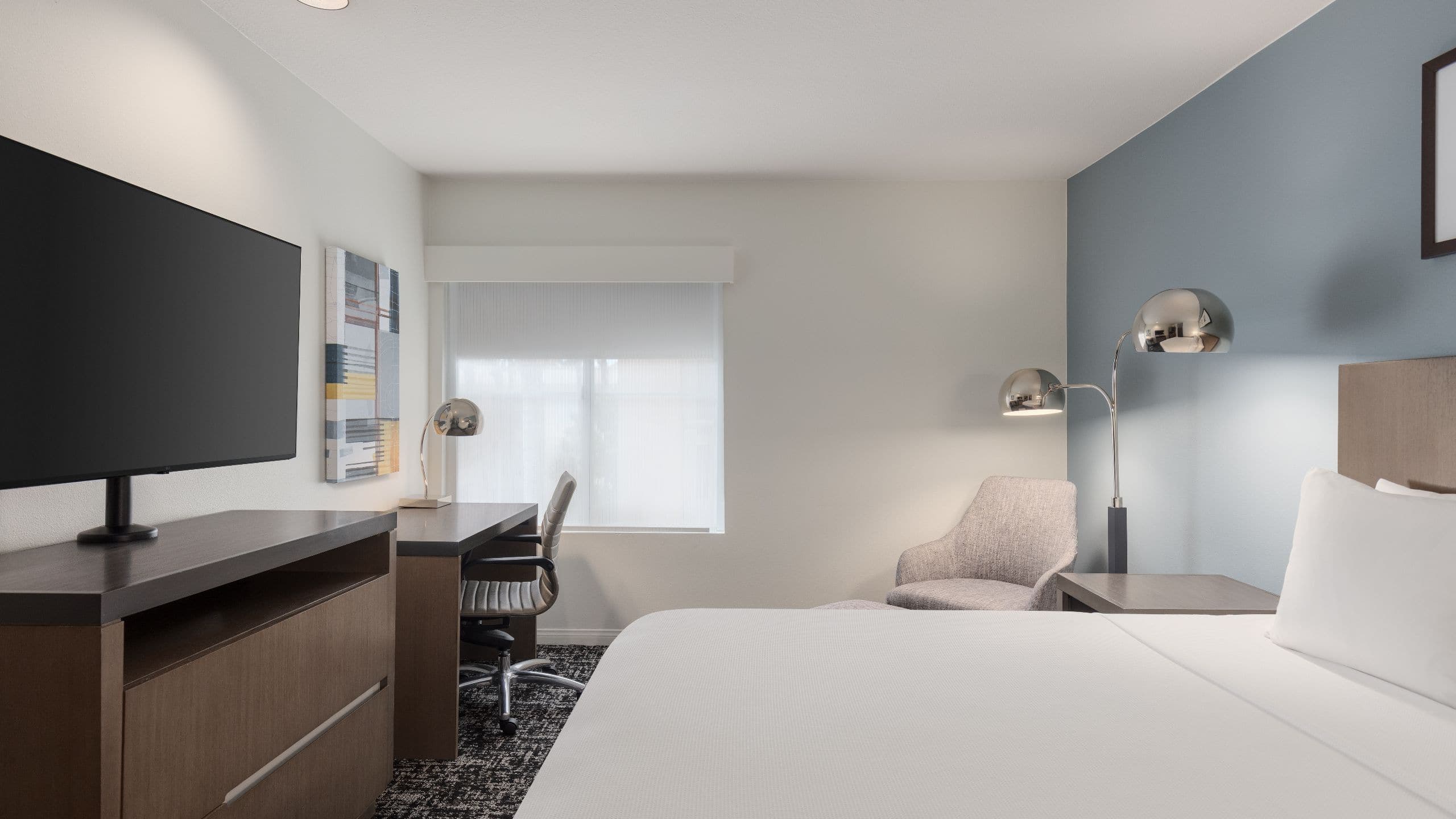 Guestroom King - Image 1