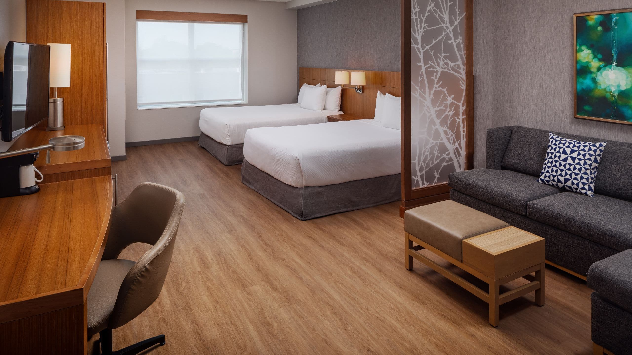 Accessible | Two Queen Beds / Tub (Plus Sofa Bed) - Image 1