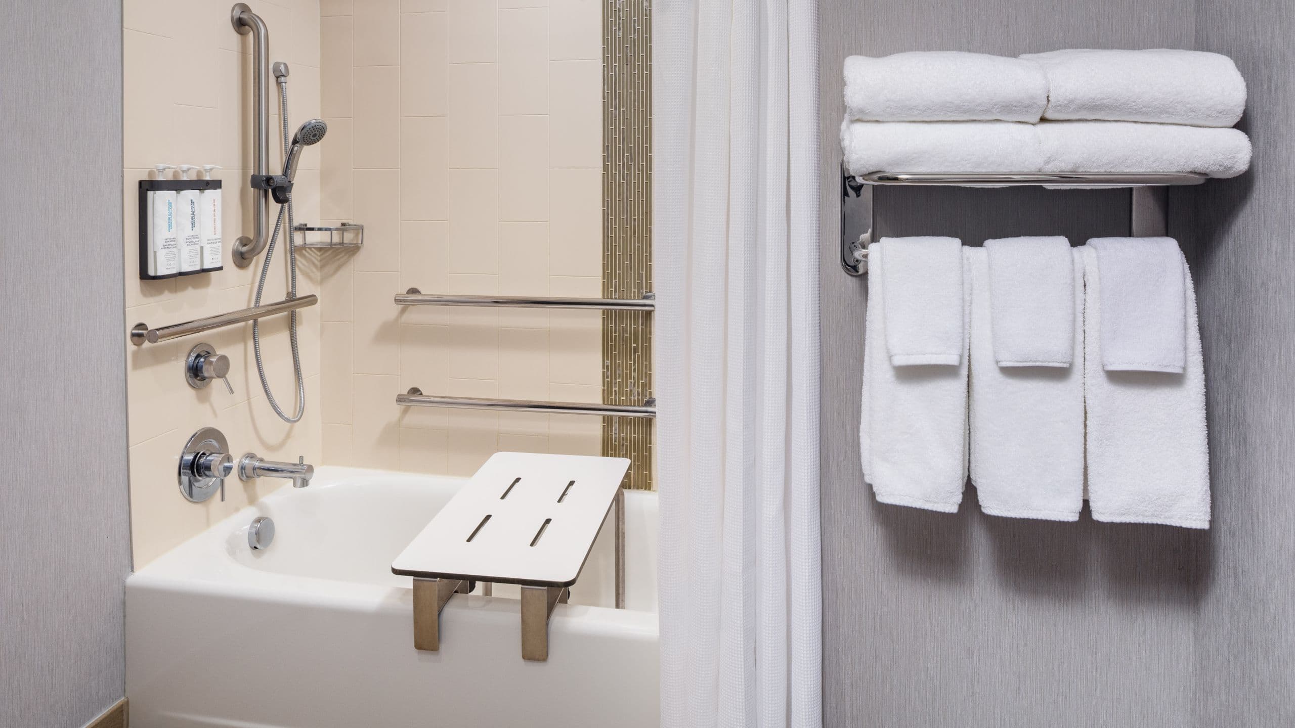 Accessible | Two Queen Beds / Tub (Plus Sofa Bed) - Image 3
