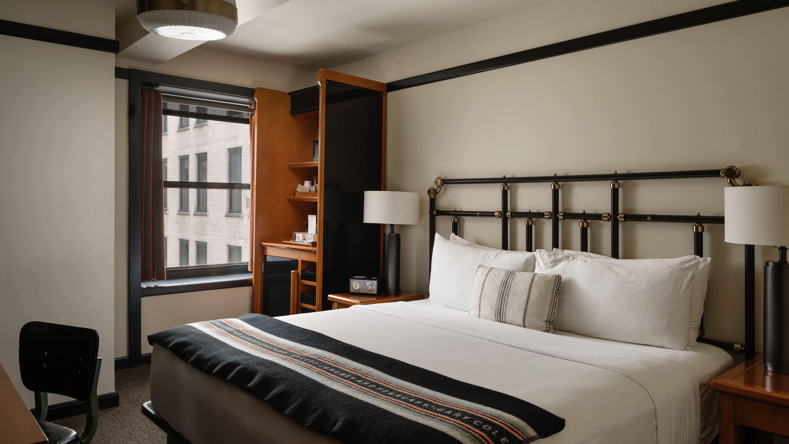 1 King Bed - Image 1