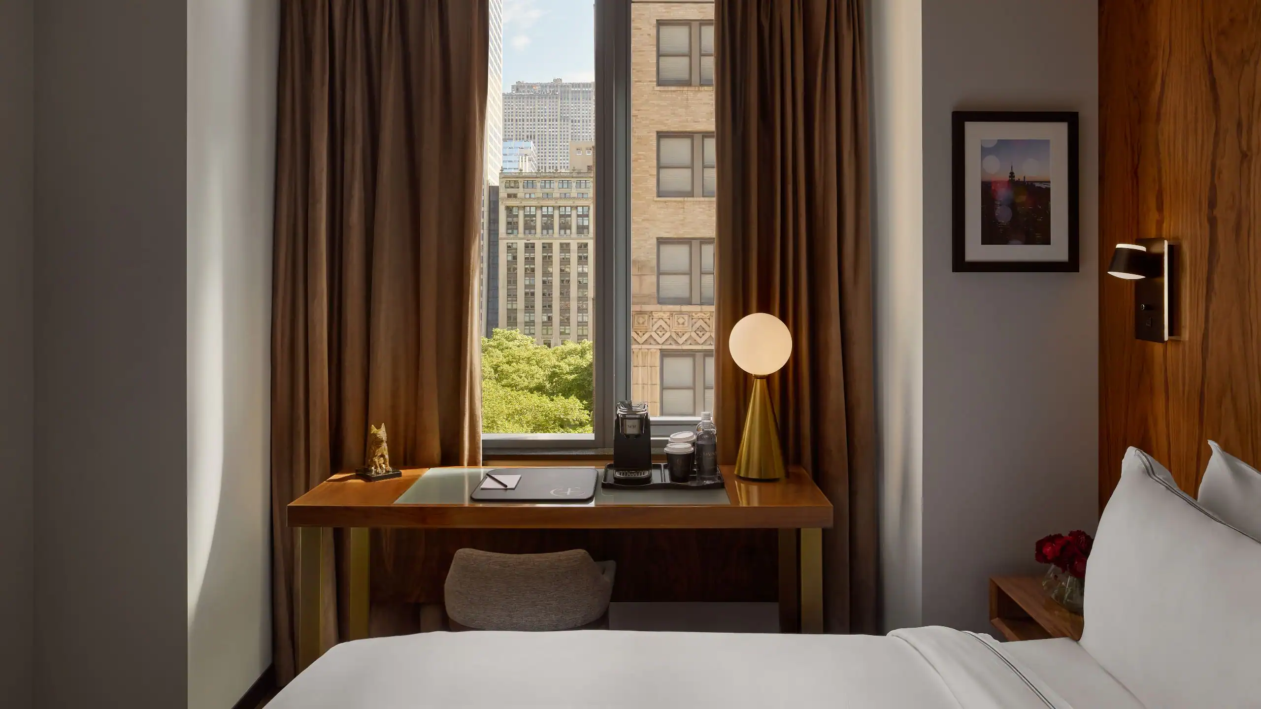 1 King Bed - Image 1