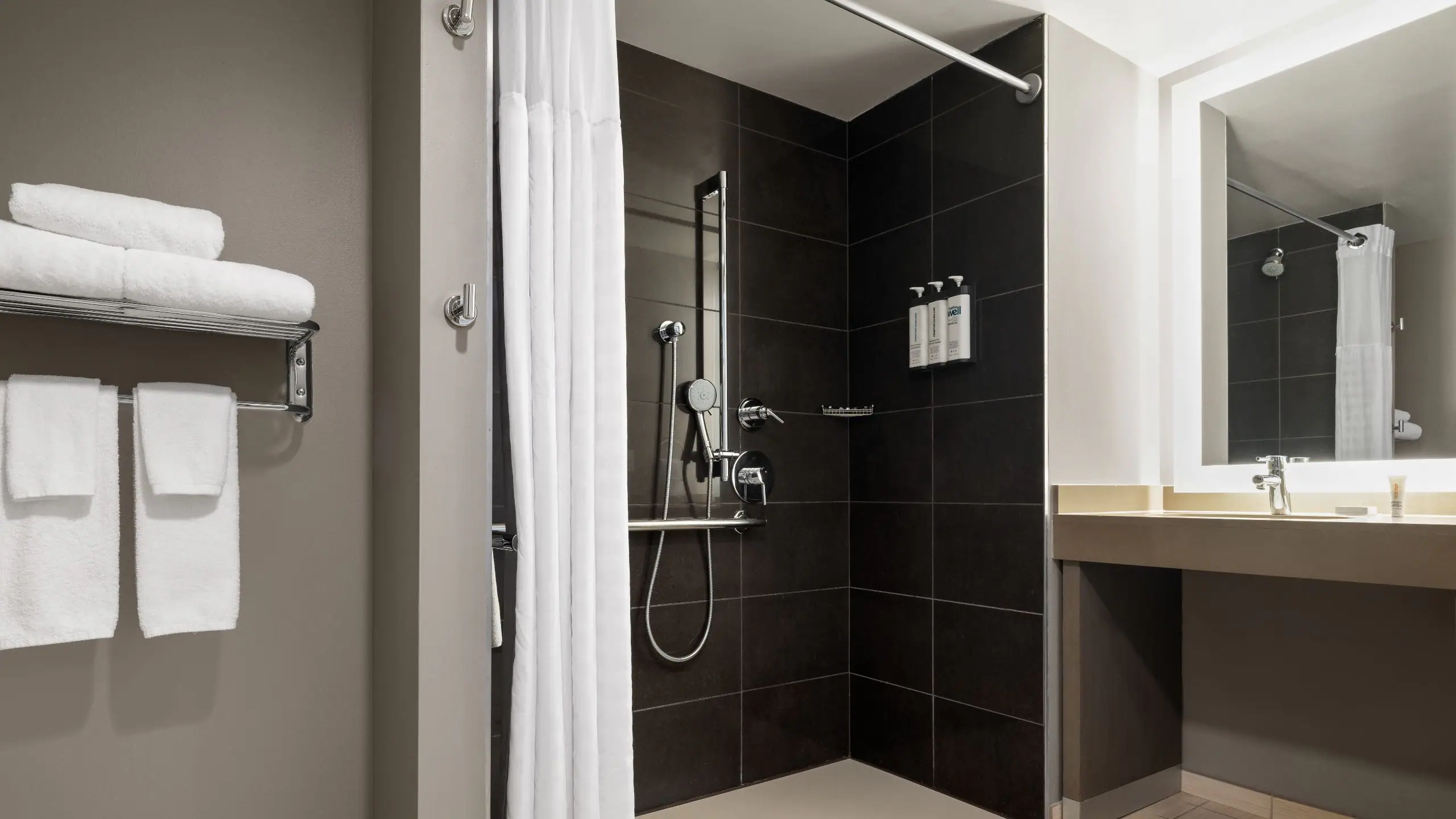 Hyatt House Denver/Downtown - Image 2