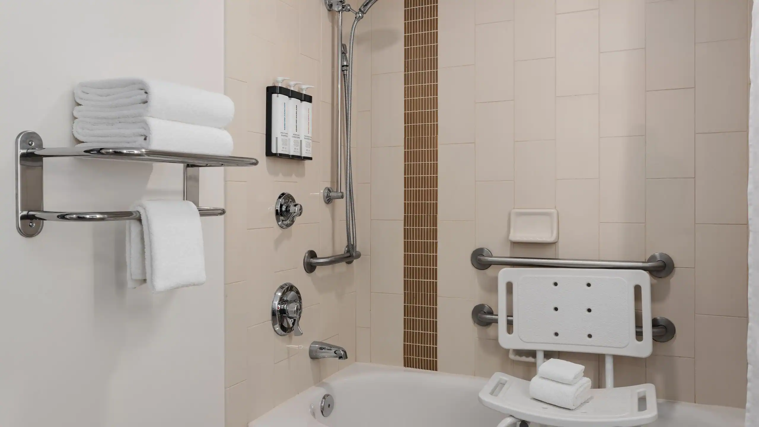 2 Double Bed Suite with Sofa Bed Accessible Tub - Image 2