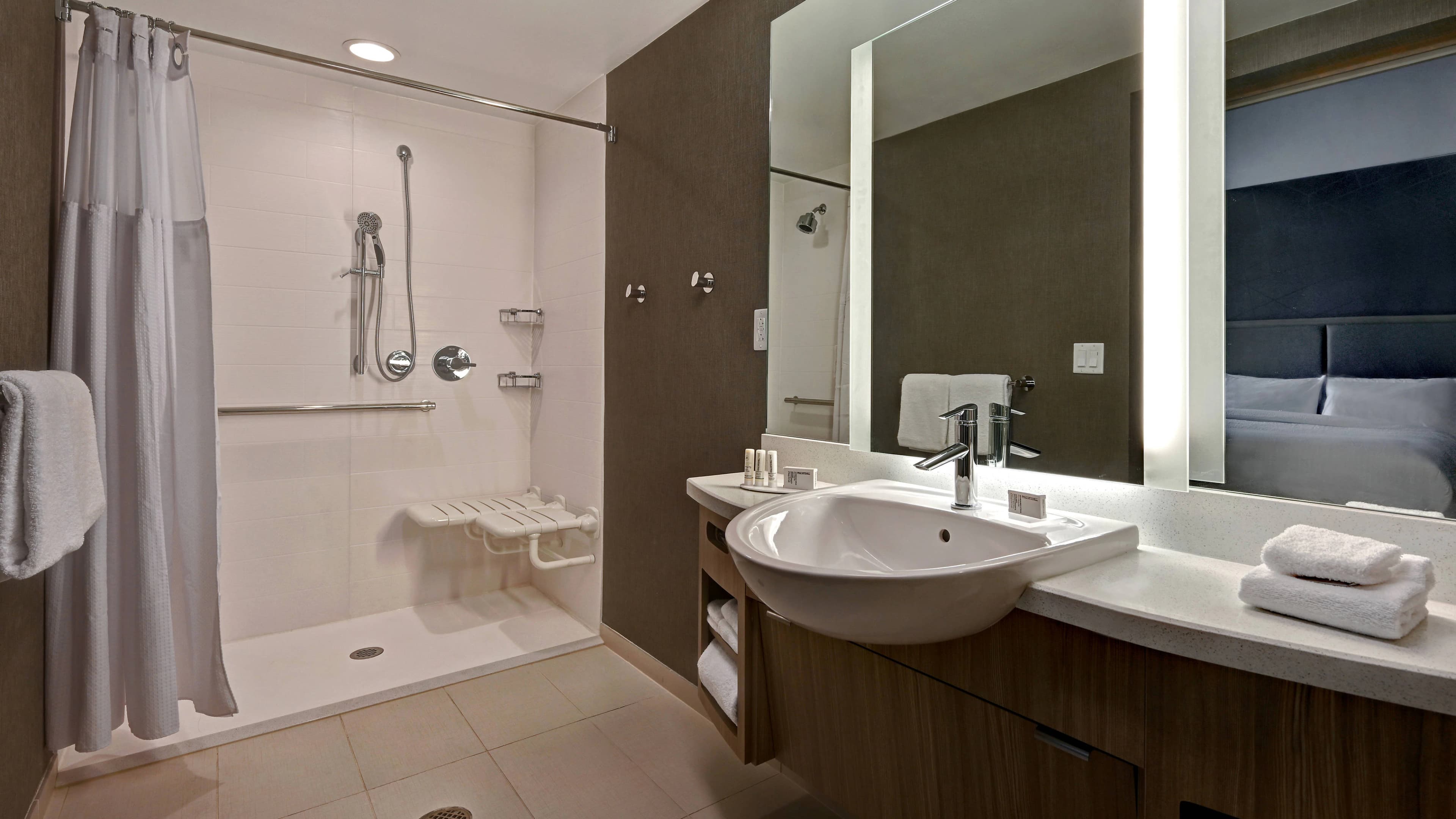 King Suite - Image 10
