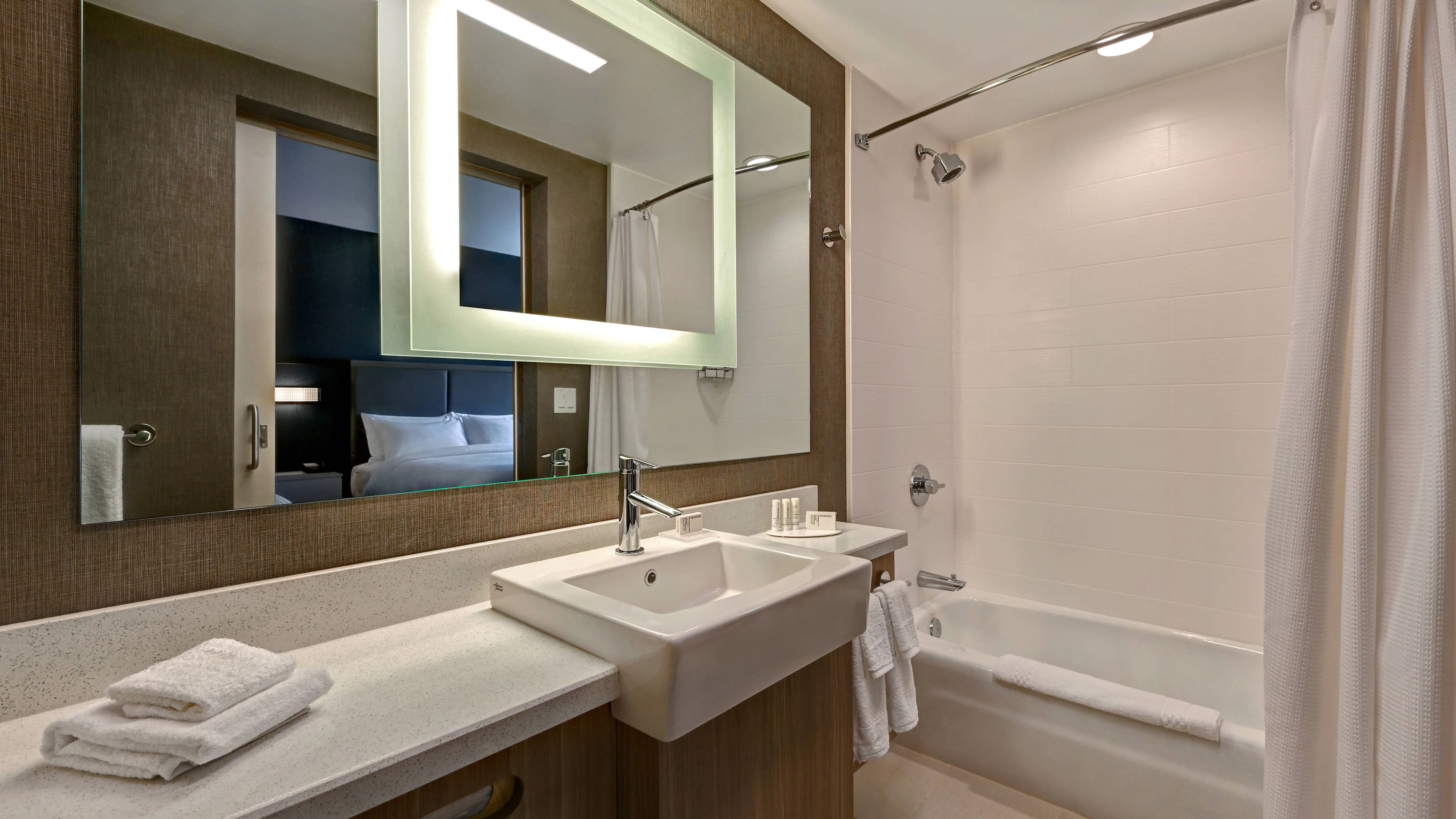 King Suite - Image 9