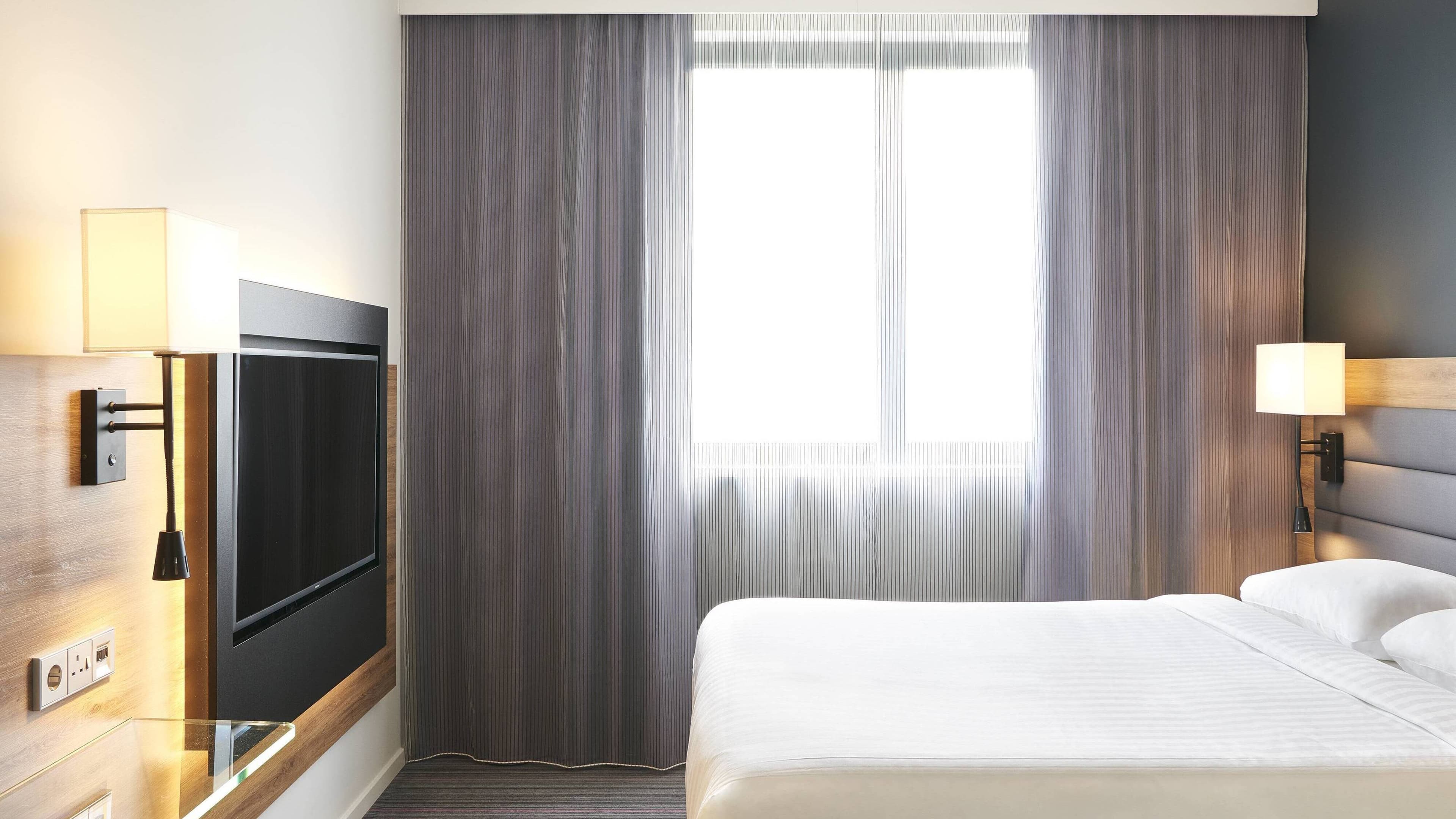 Moxy Aberdeen Airport - Image 2