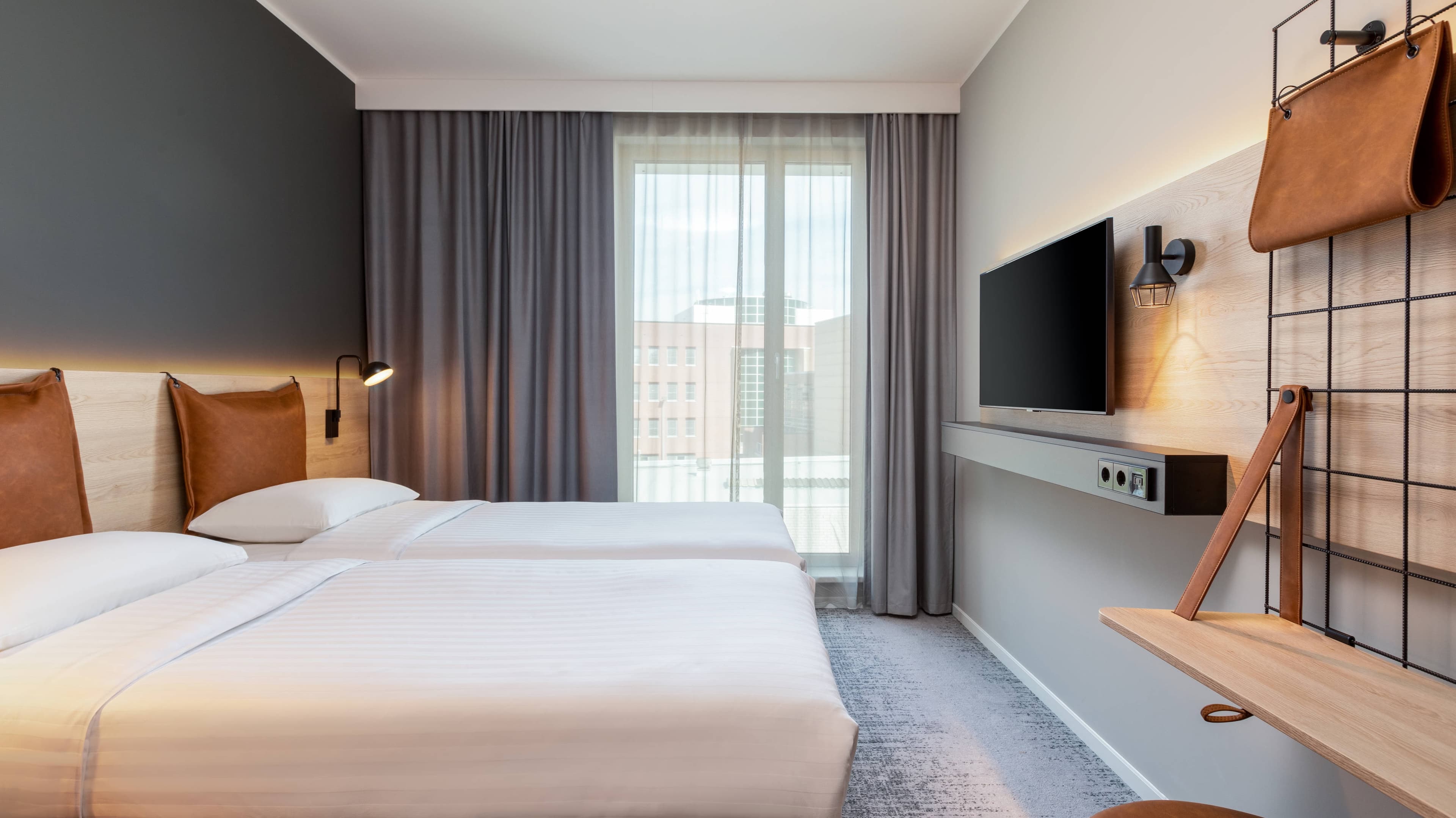 Moxy Twin Sleeper - Image 1