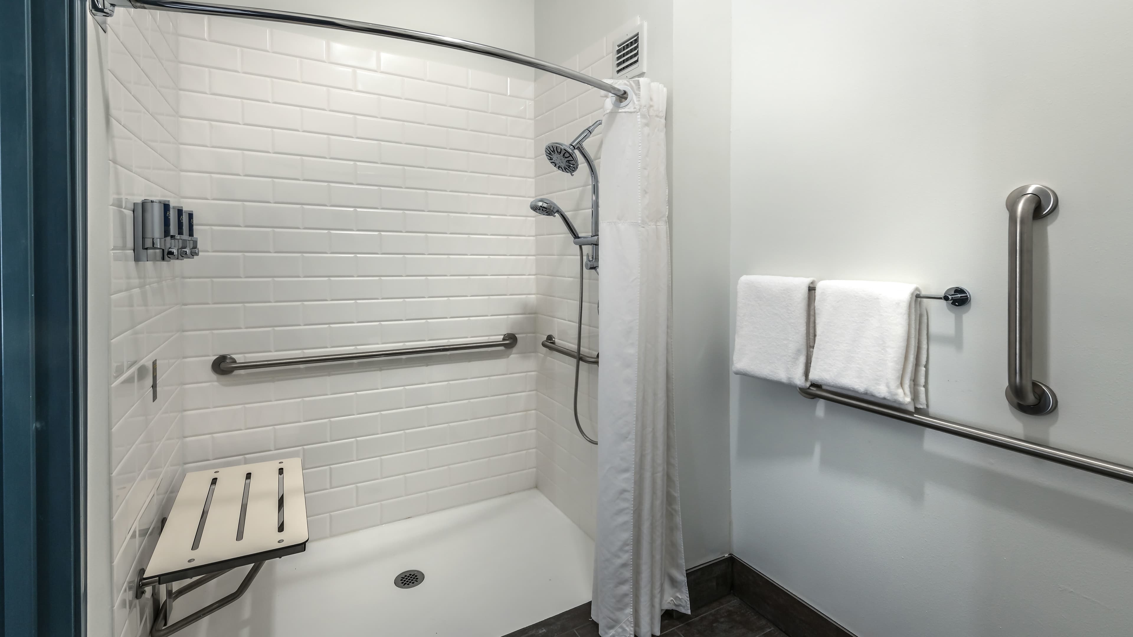 Four Points by Sheraton Anchorage Downtown - Image 4