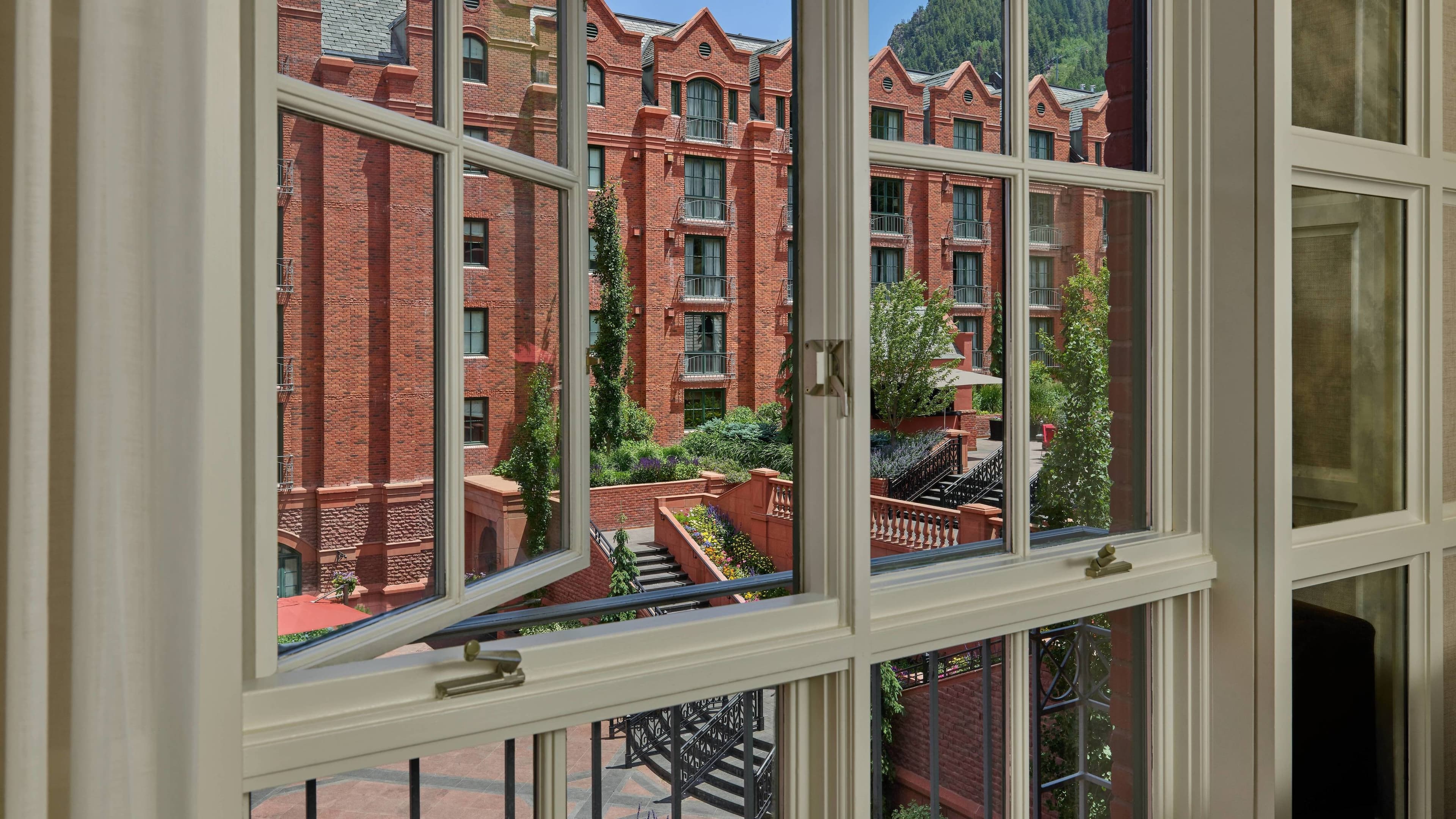 Deluxe King - Image 3