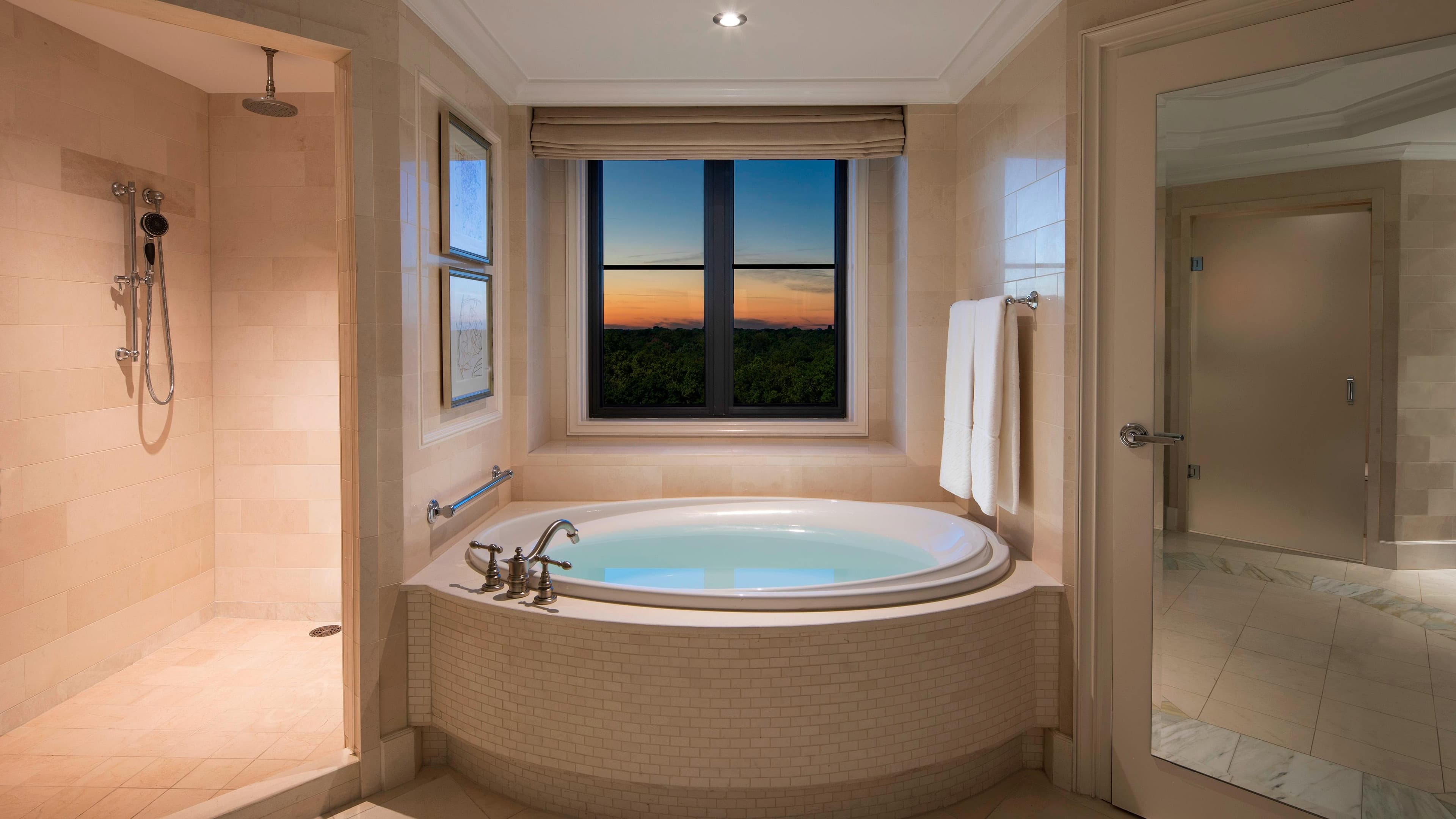 Corner St. Regis Suite - Image 3
