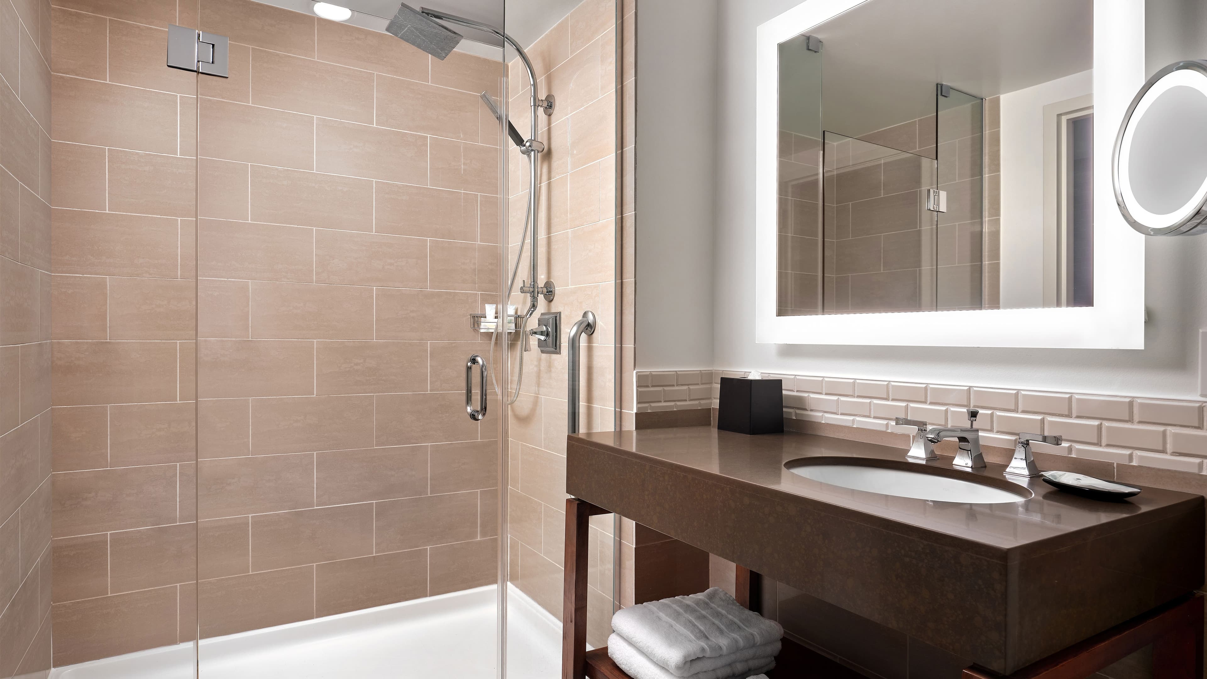 Traditional King Room - Image 8