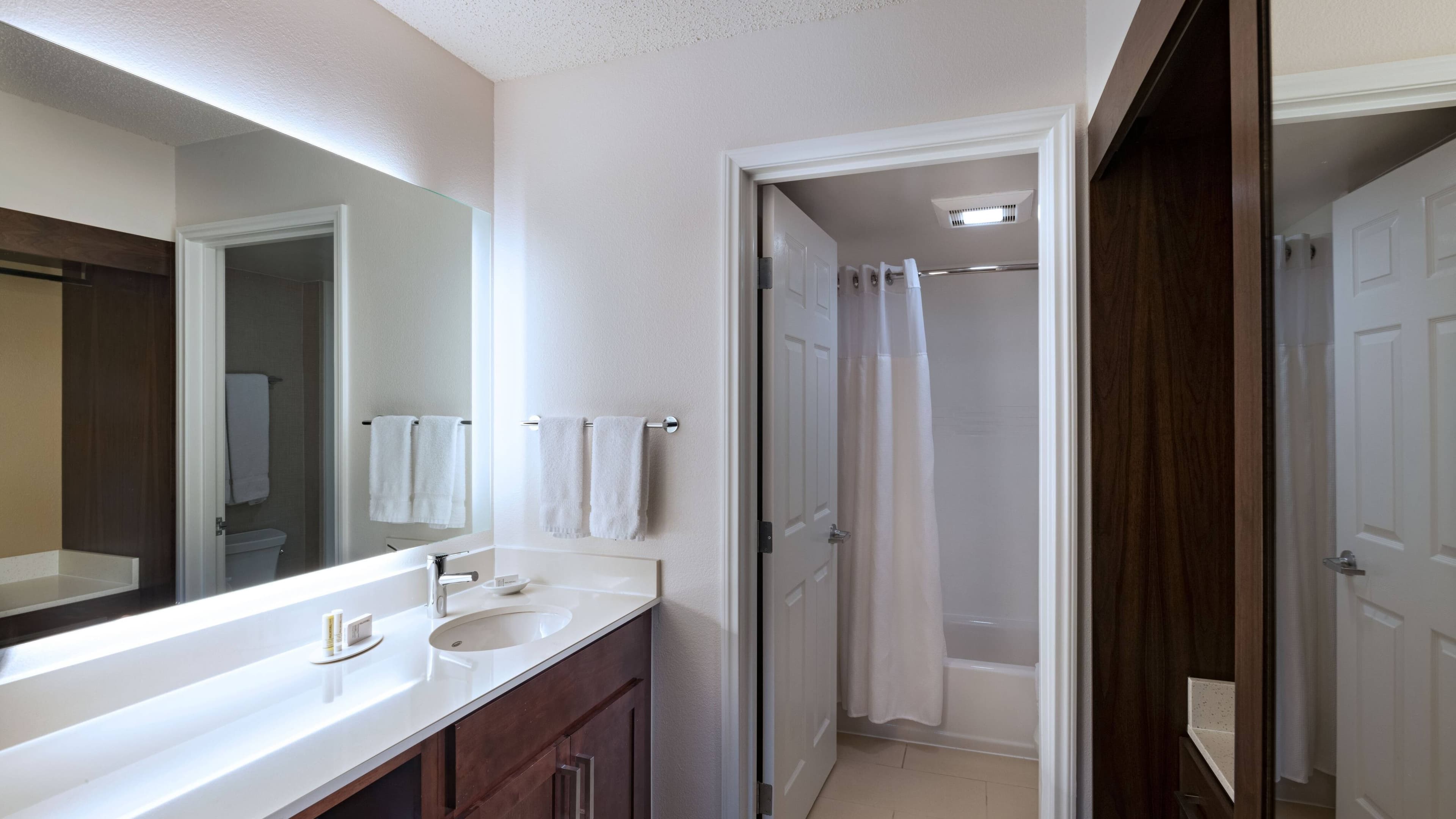 1 Bedroom Suite - Image 6