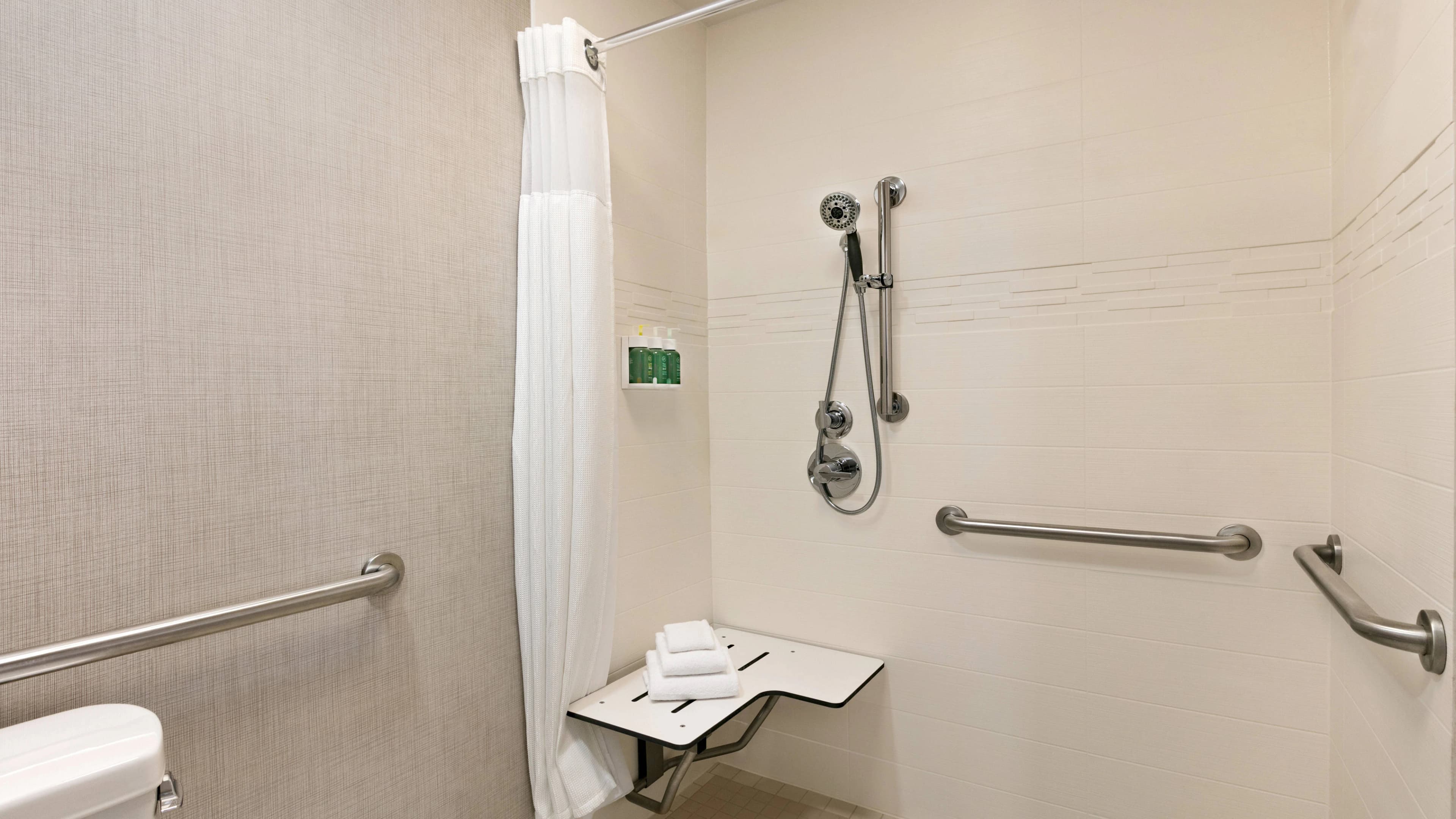 1 Bedroom Larger Suite - Image 9