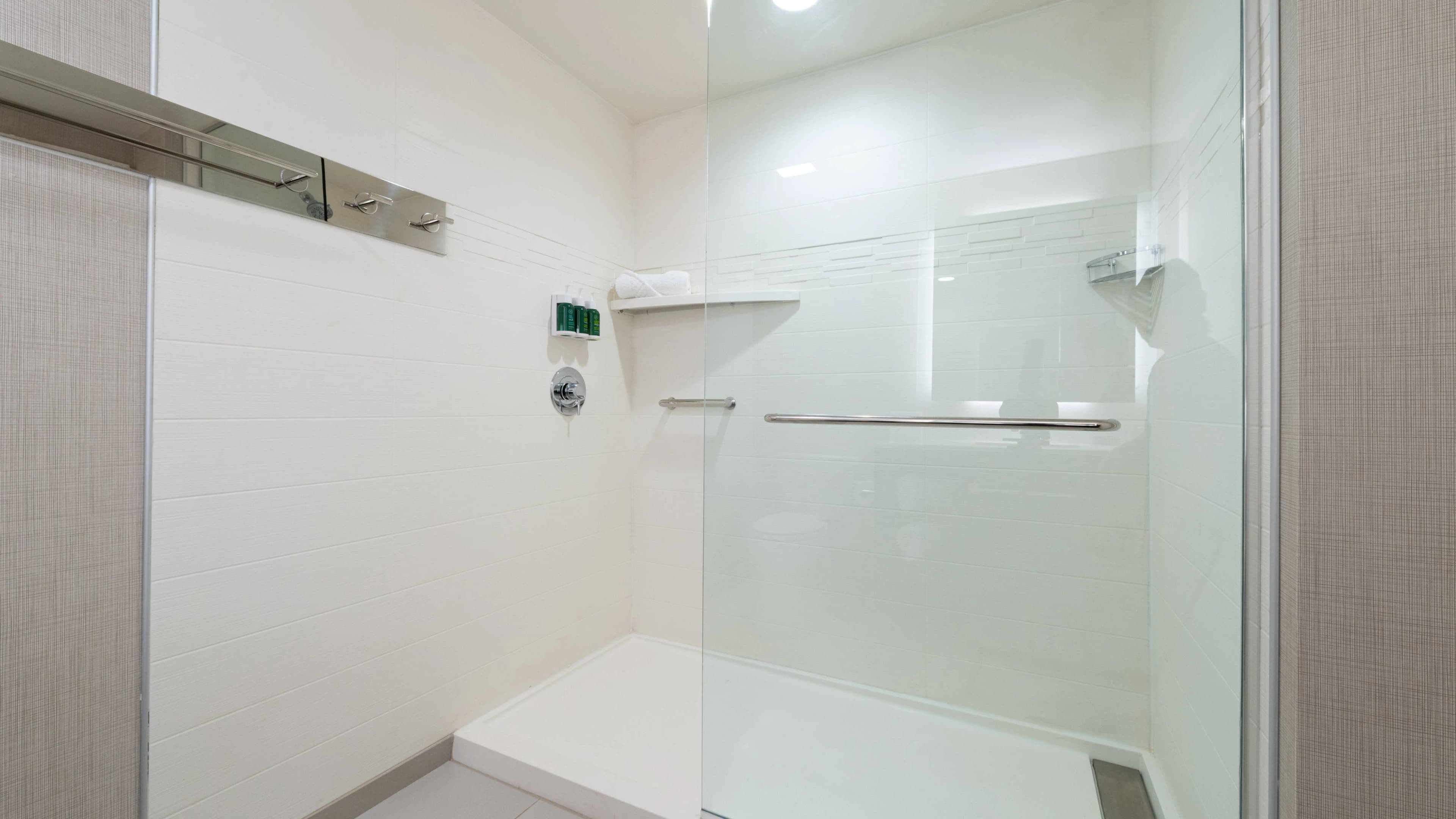1 Bedroom Suite - Image 6