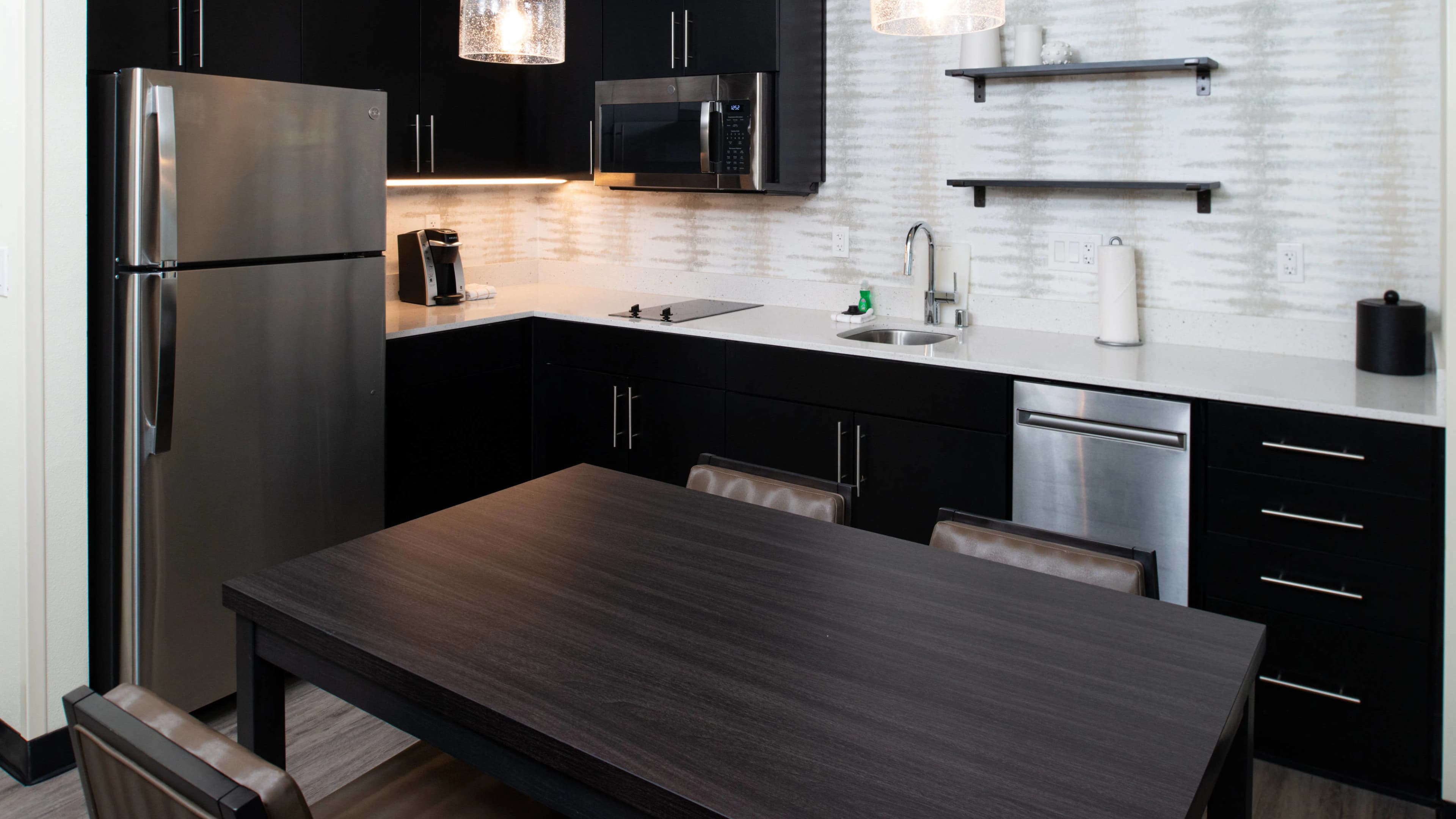 1 Bedroom Suite - Image 4