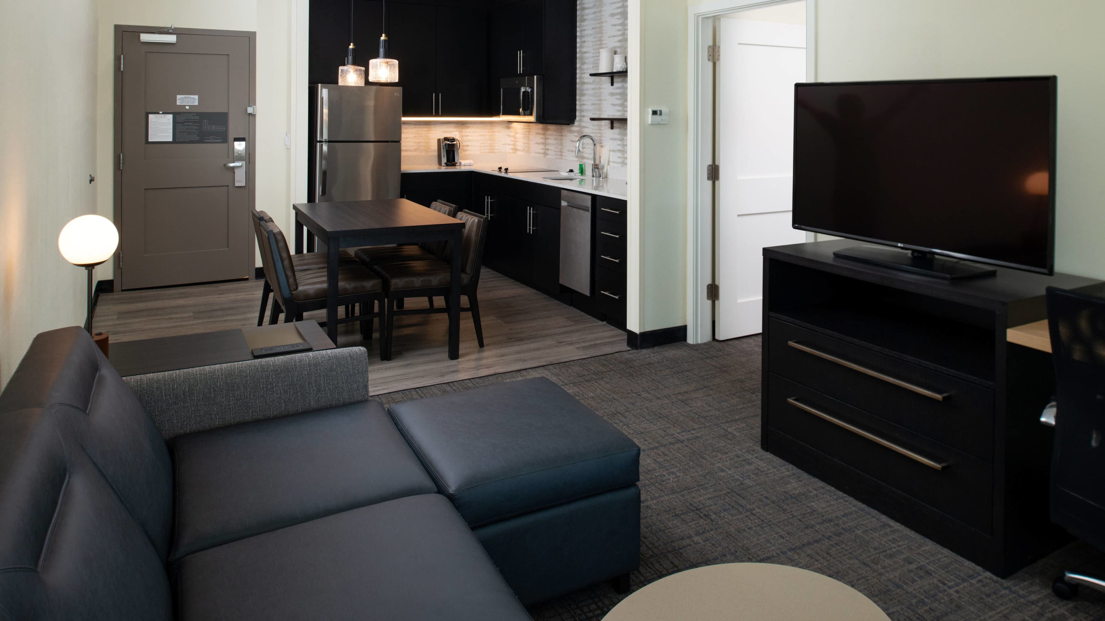 1 Bedroom Suite - Image 1