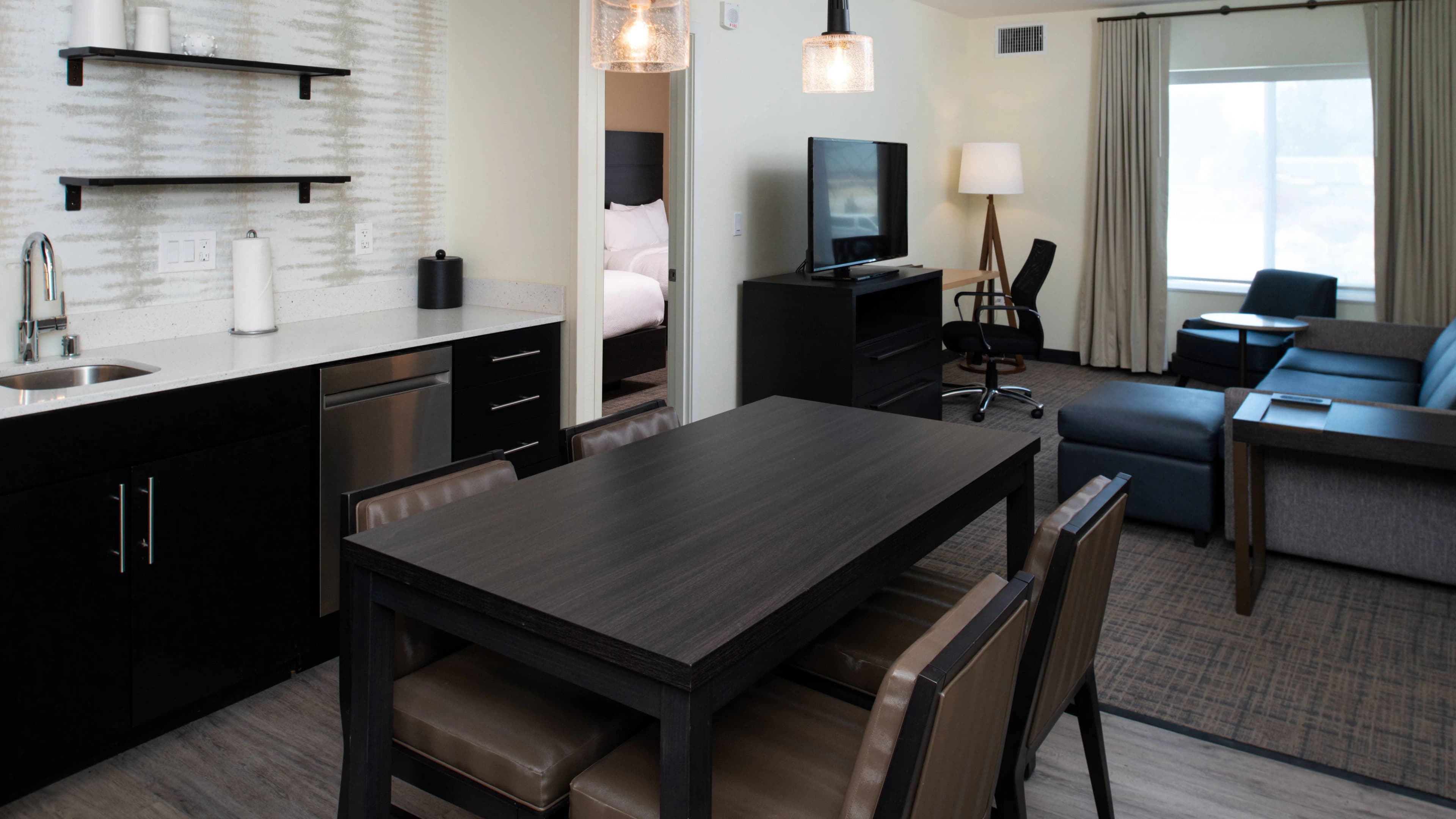 1 Bedroom Suite - Image 2
