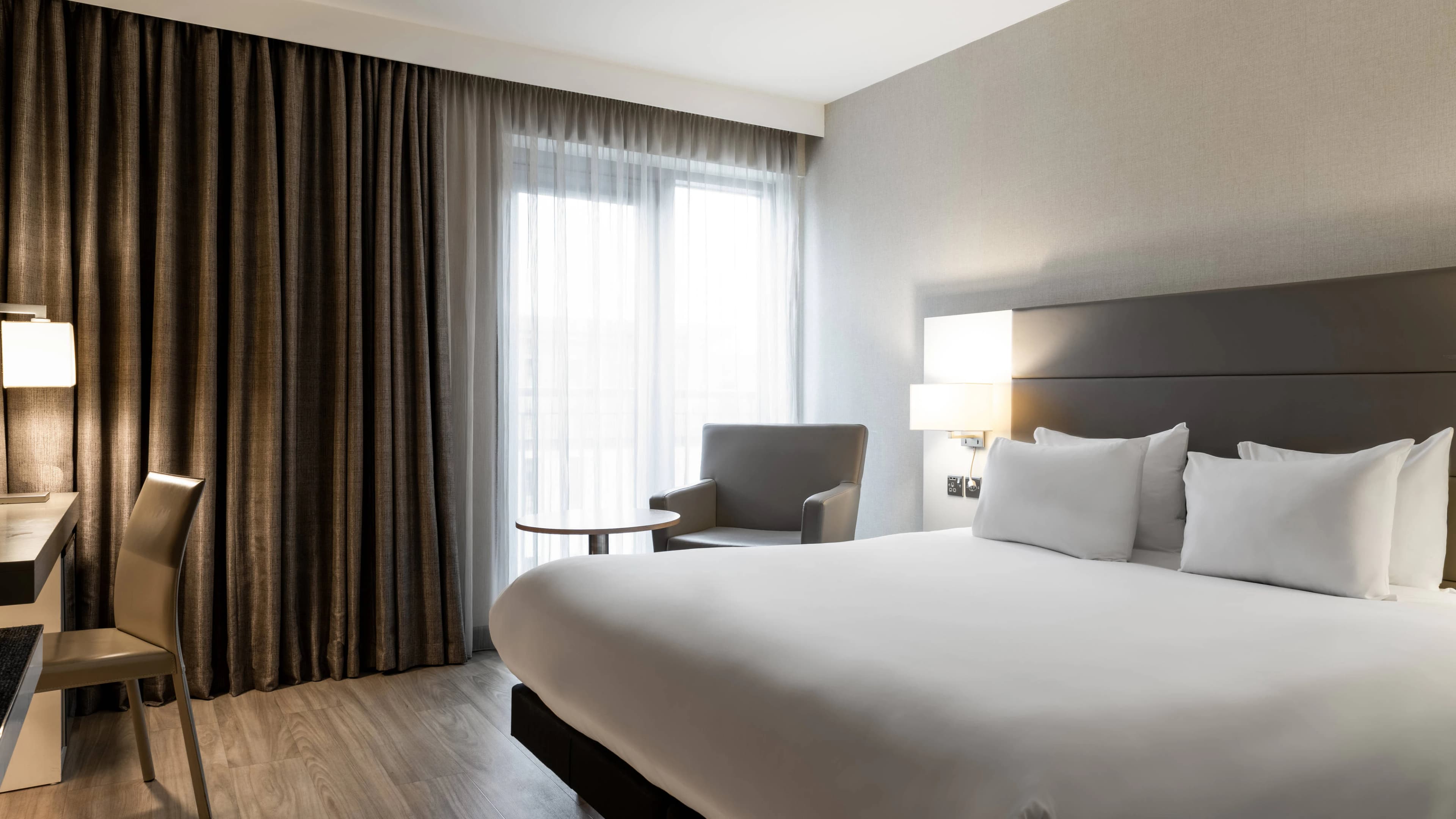 AC Hotel Birmingham - Image 2