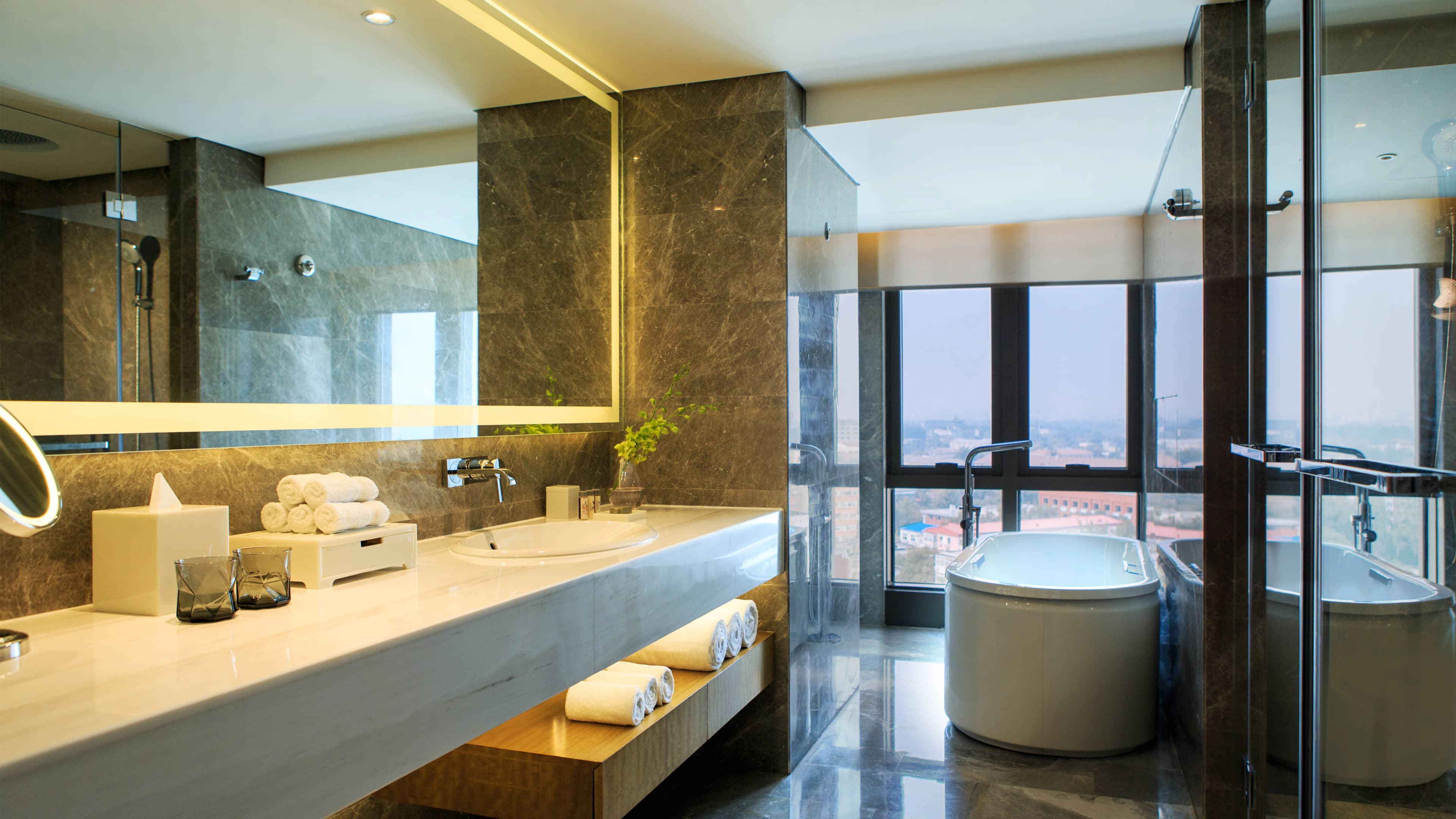 Renaissance Beijing Wangfujing Hotel - Image 3