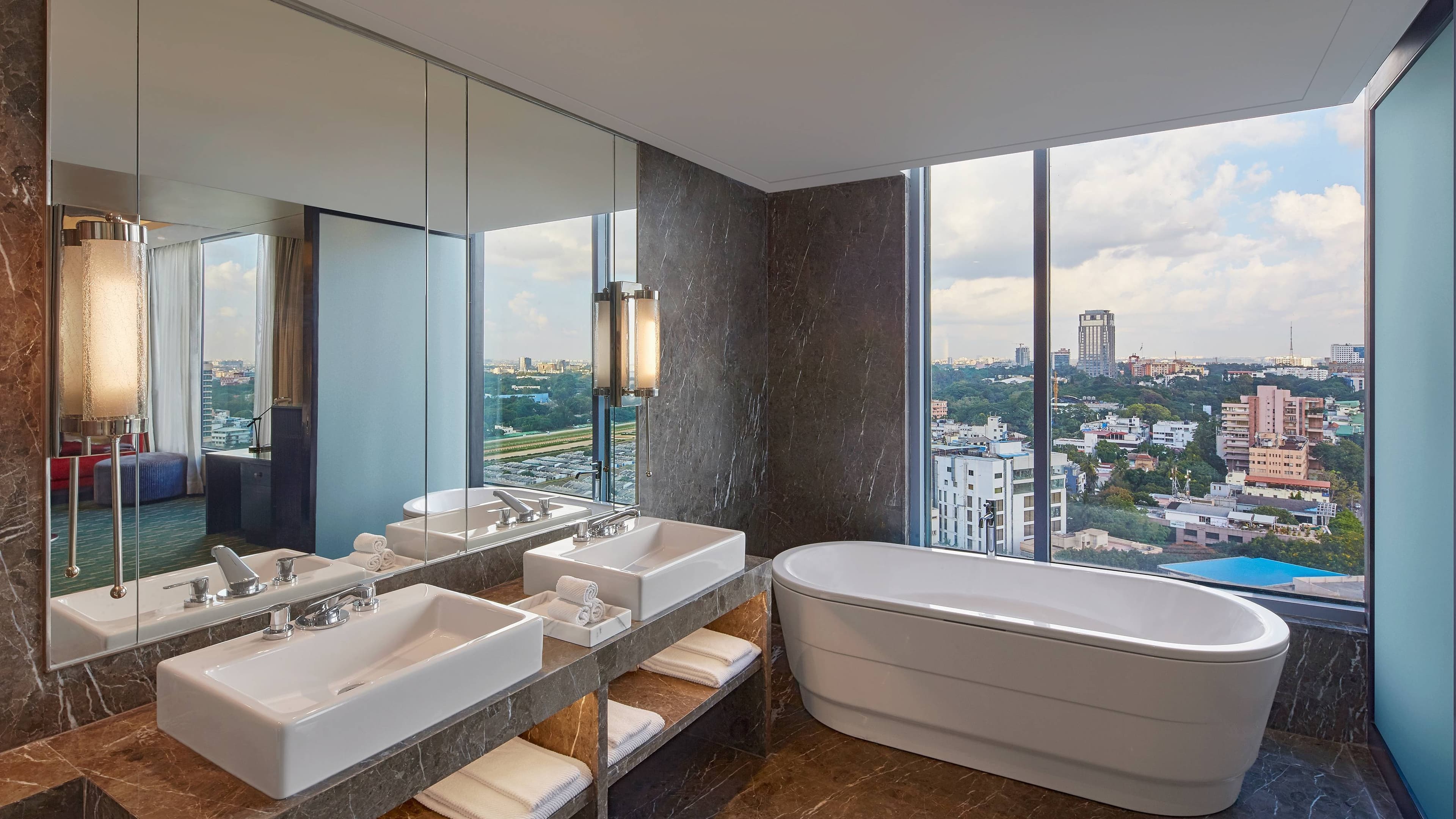 Renaissance Bengaluru Race Course Hotel - Image 3