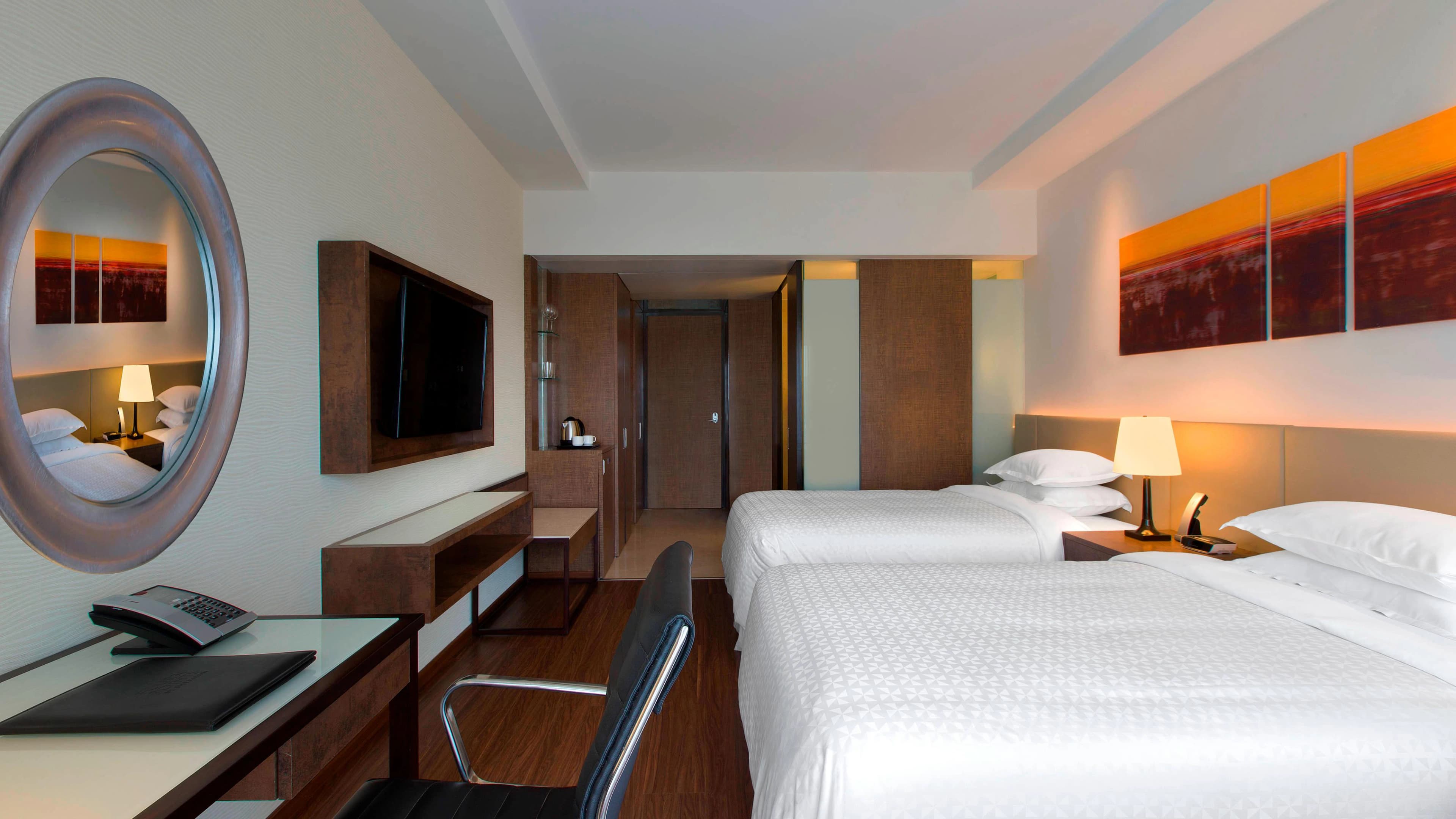 Deluxe Room - Image 1
