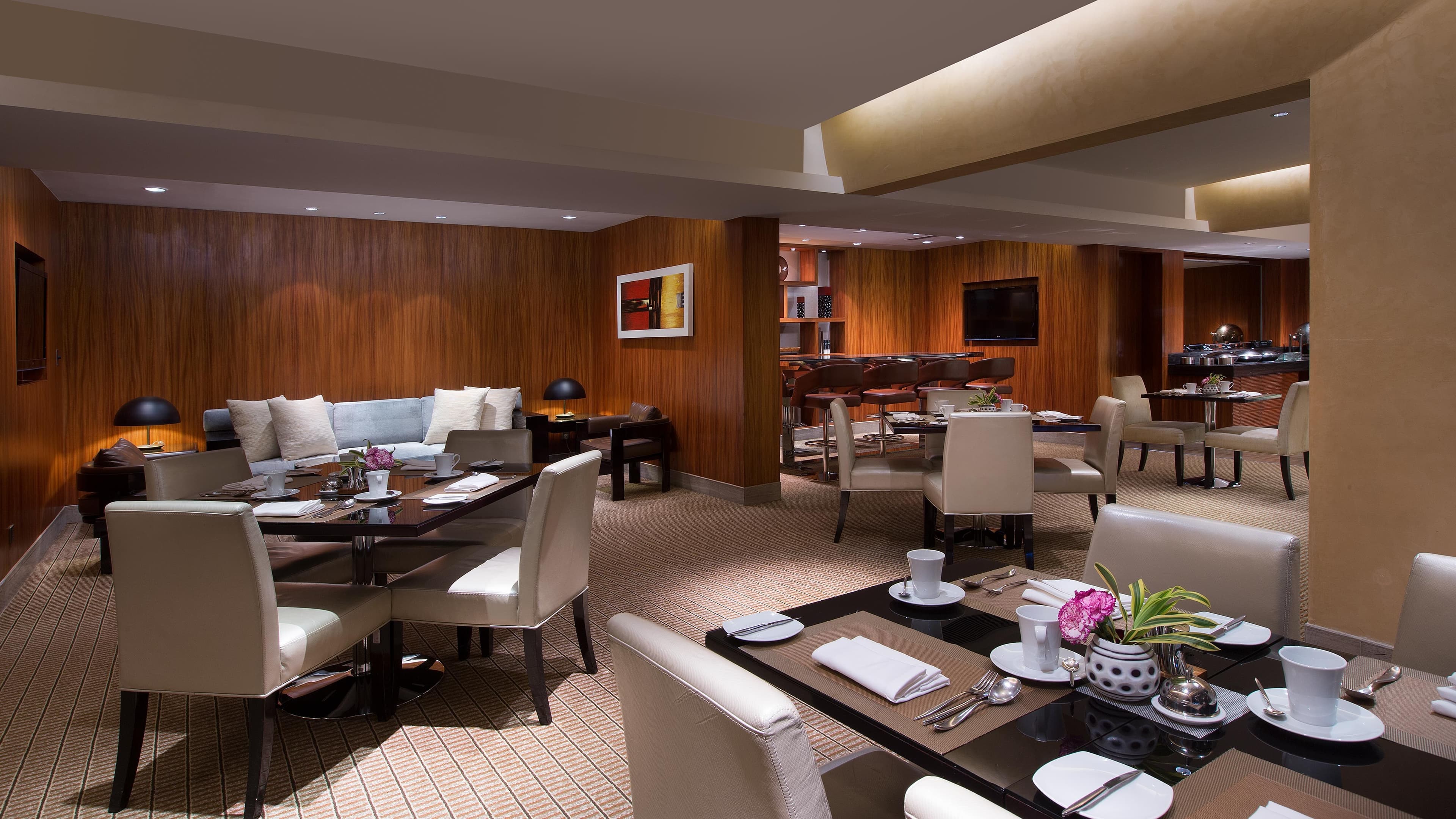 Sheraton Grand Bangalore Hotel at Brigade Gateway - Image 5