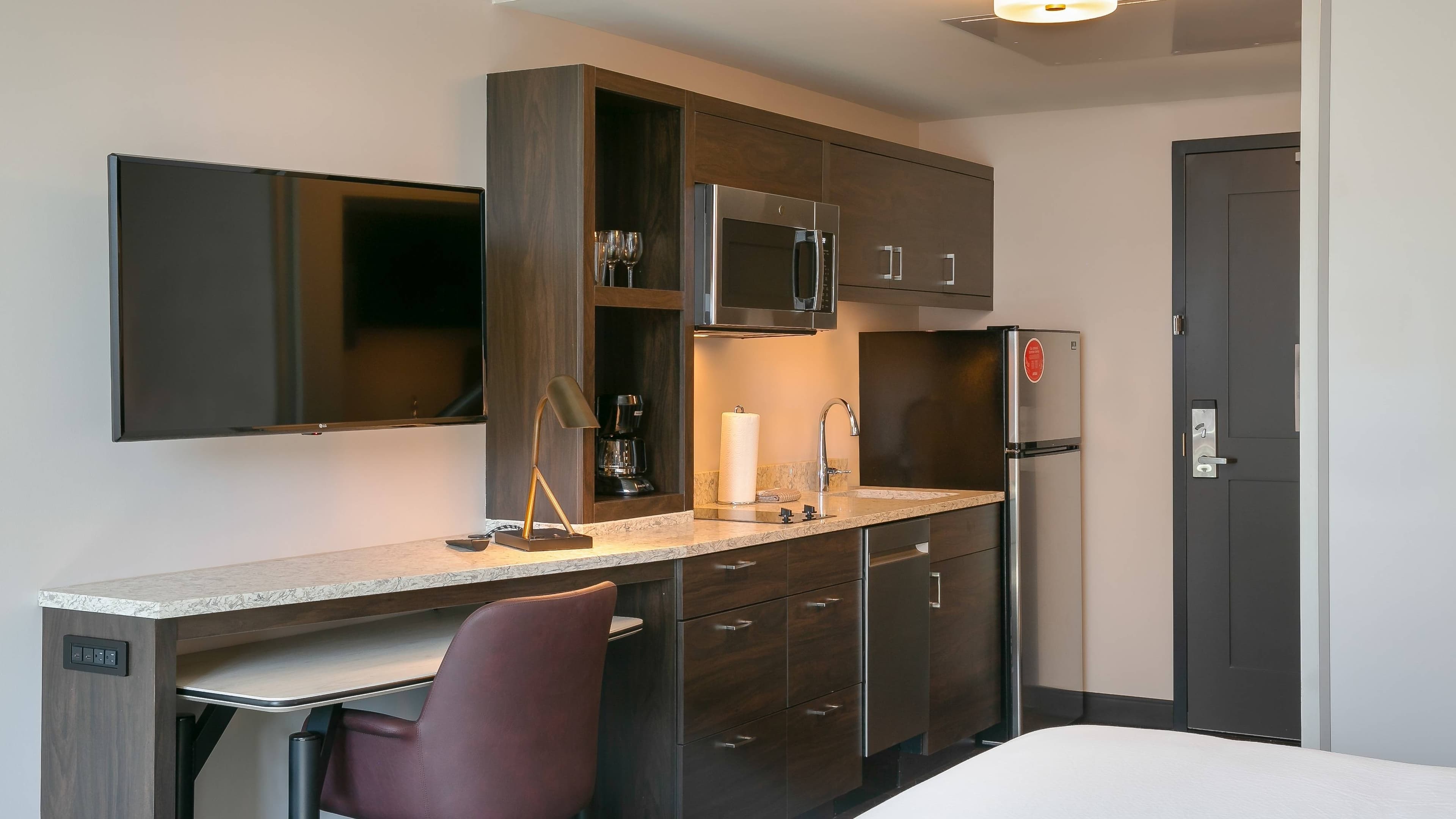 1 King Studio - Image 2