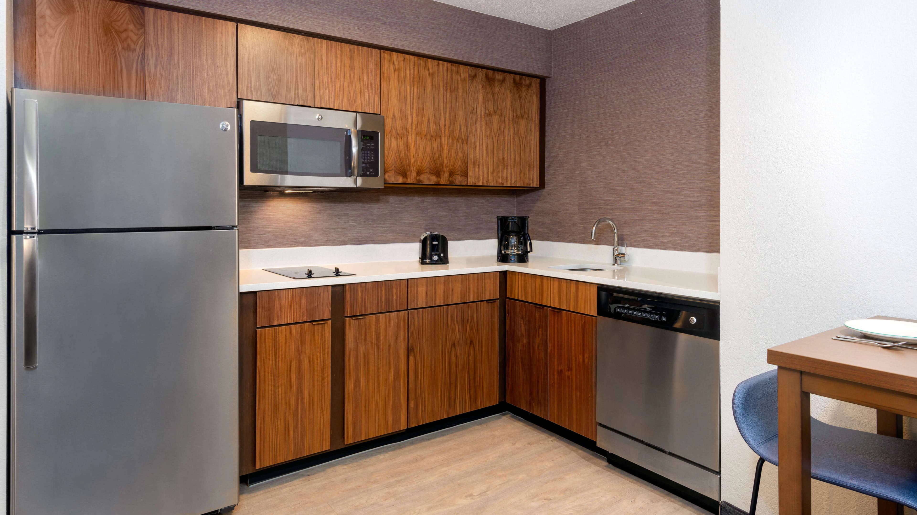 1 Bedroom Suite - Image 5
