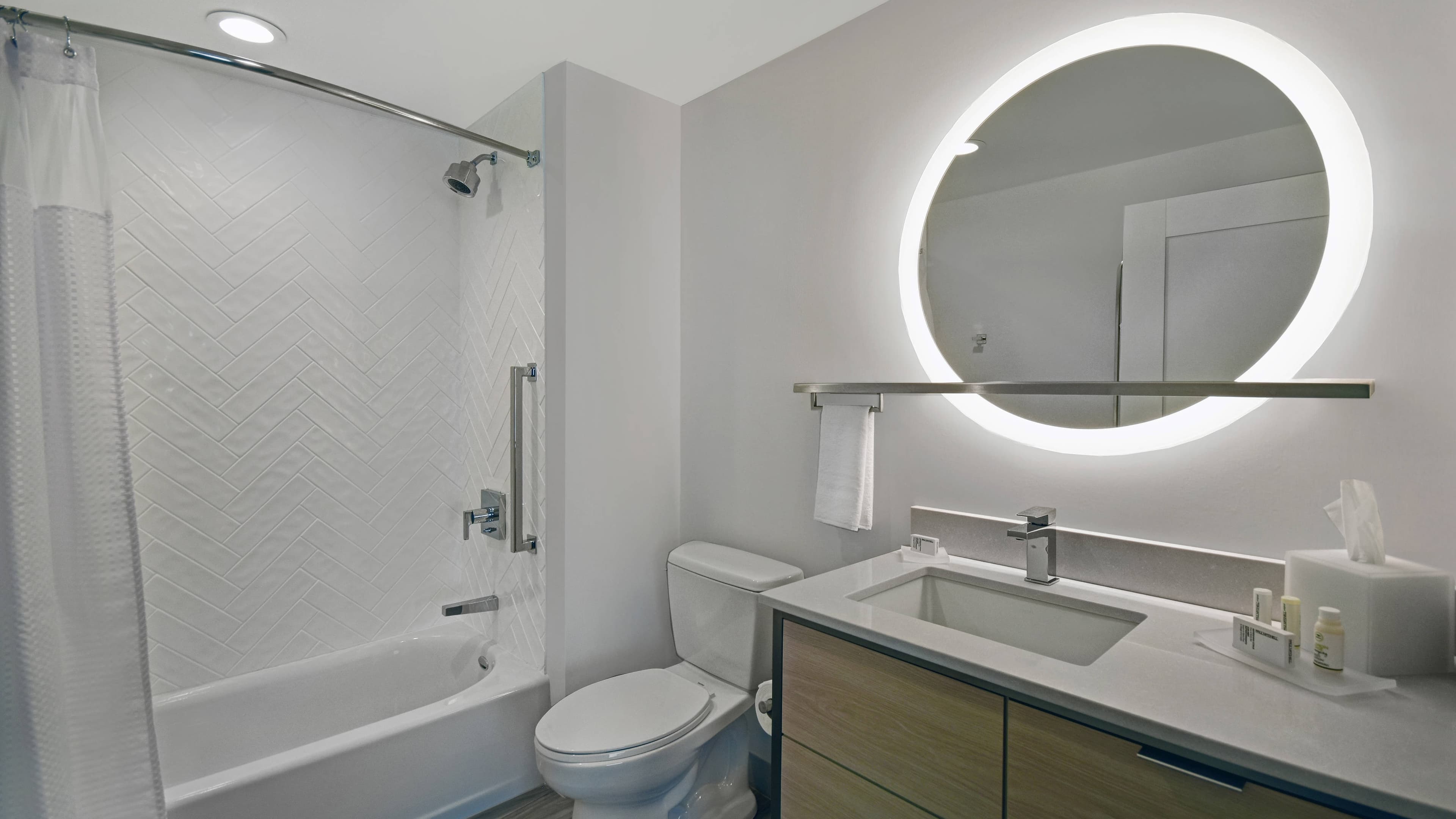 1 Bedroom Suite - Image 7