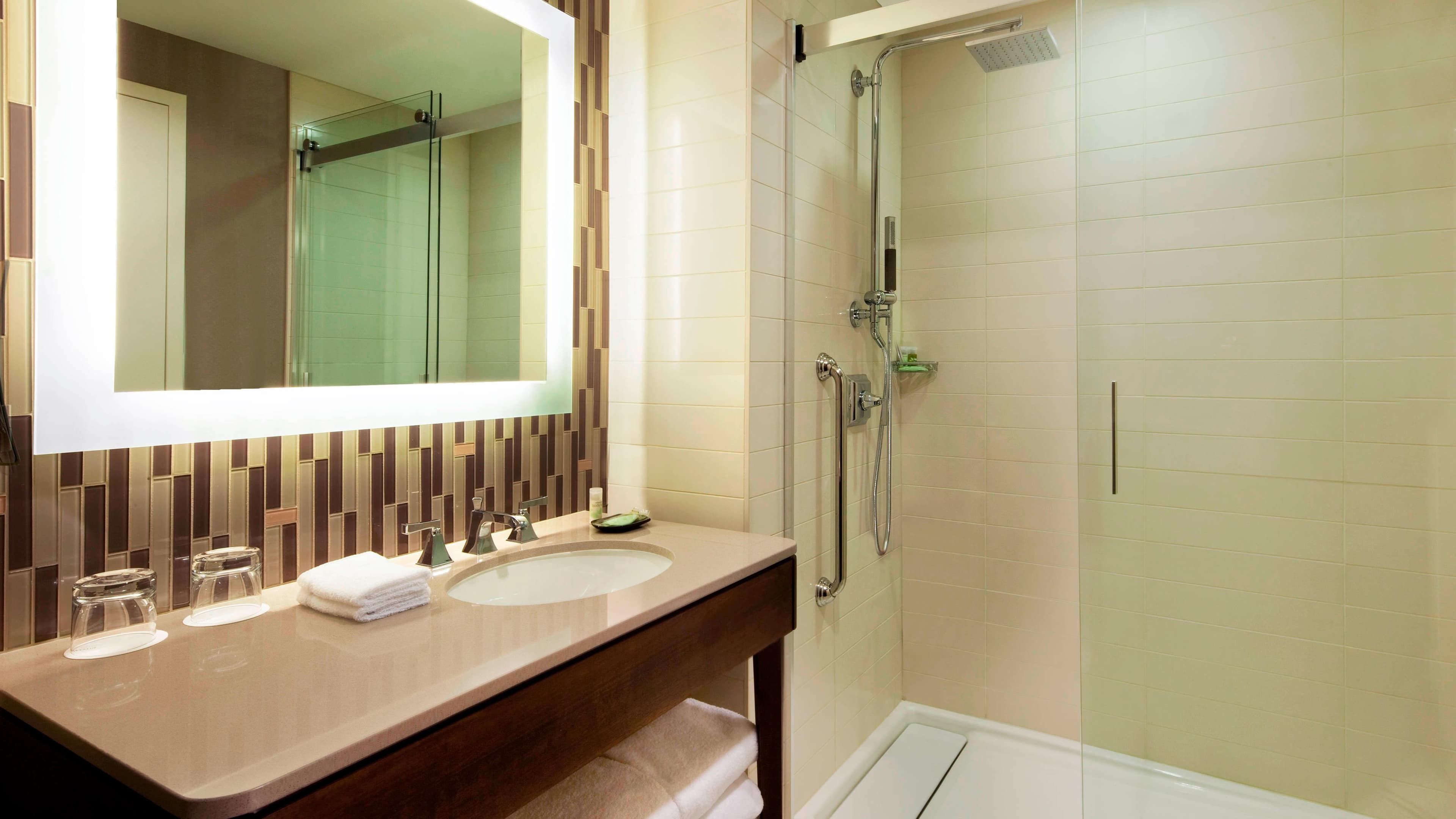 Island View - Image 3