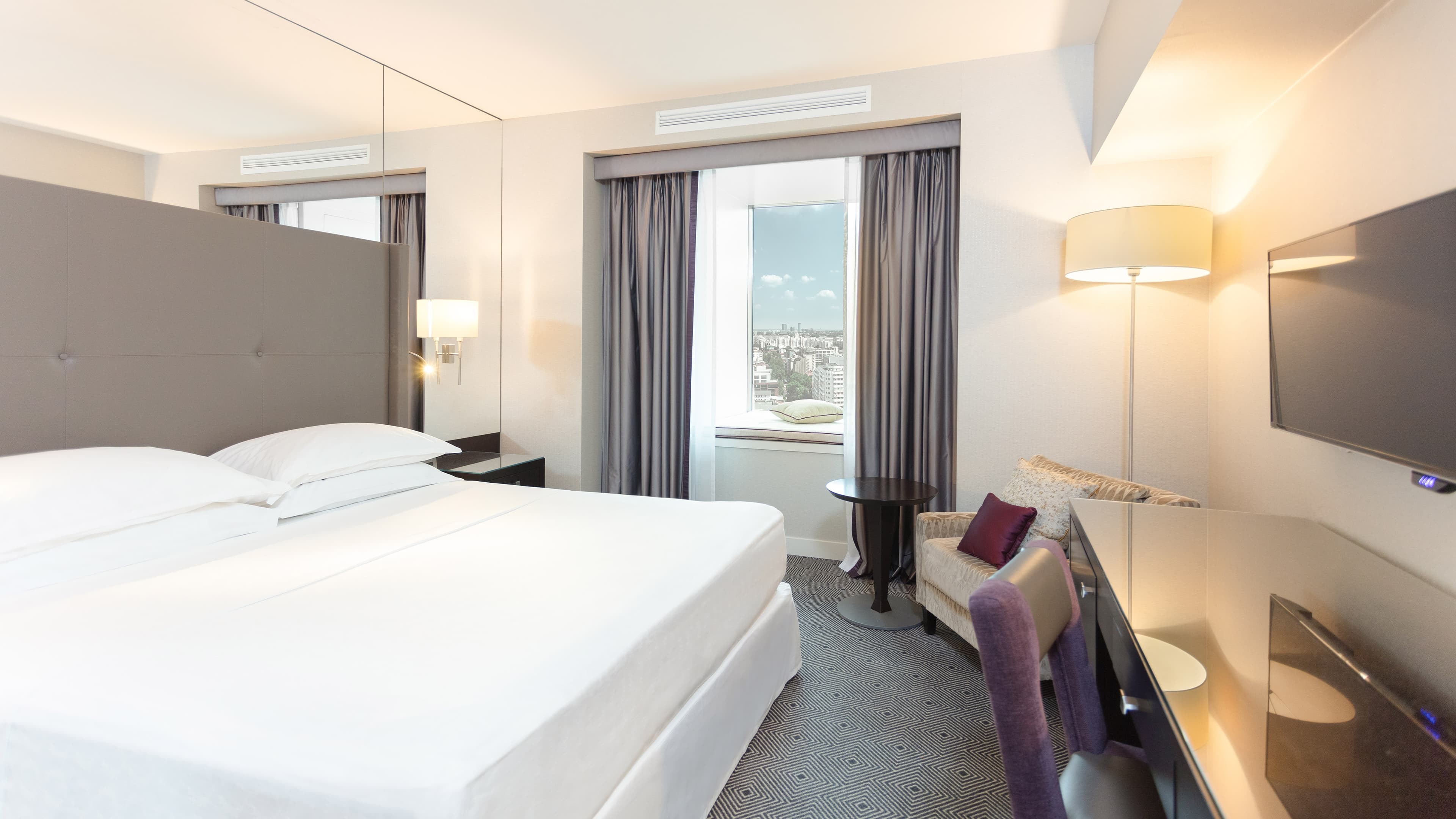 Sheraton Bucharest Hotel - Image 2