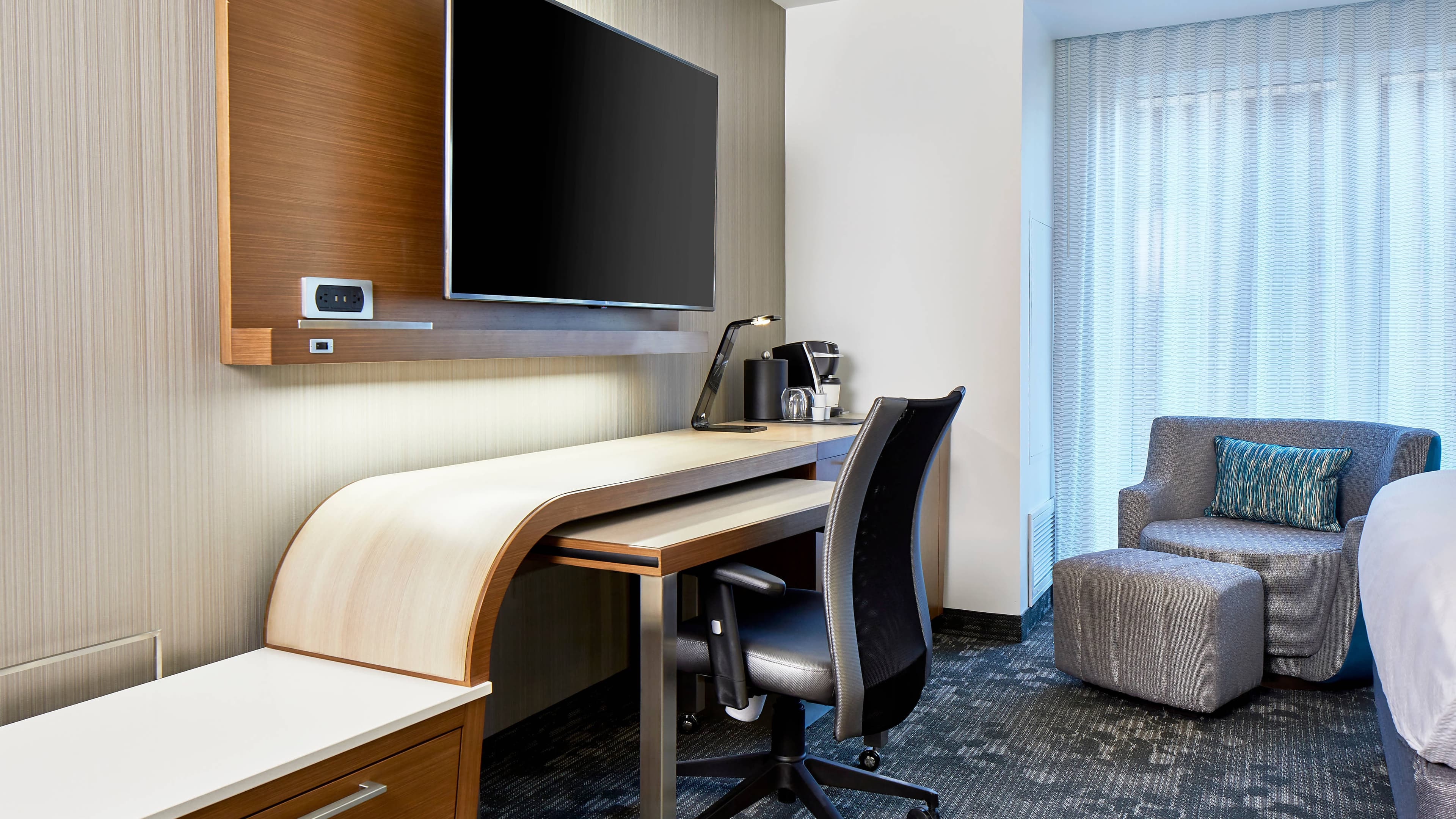 Guest Room - Image 2