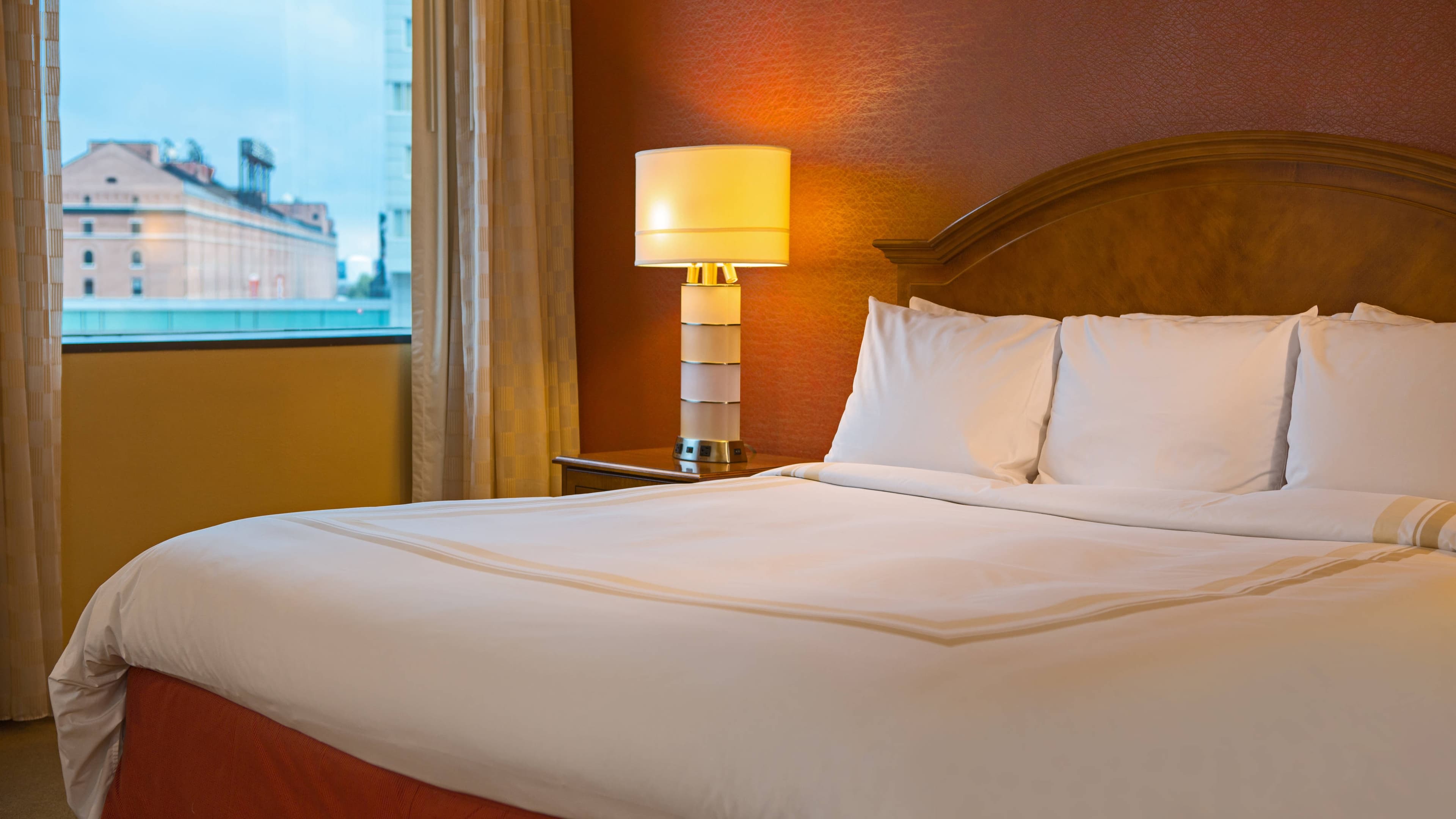 Baltimore Marriott Inner Harbor at Camden Yards - Image 3