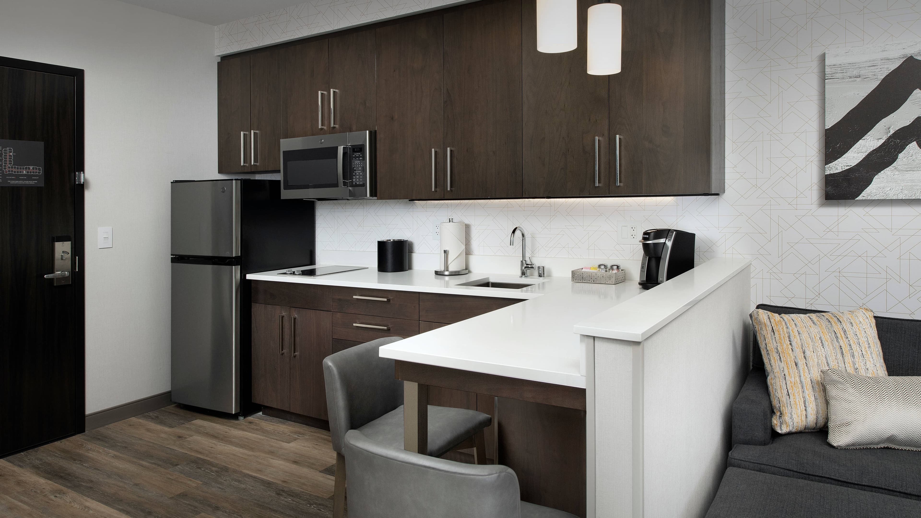 Larger Studio - Image 6