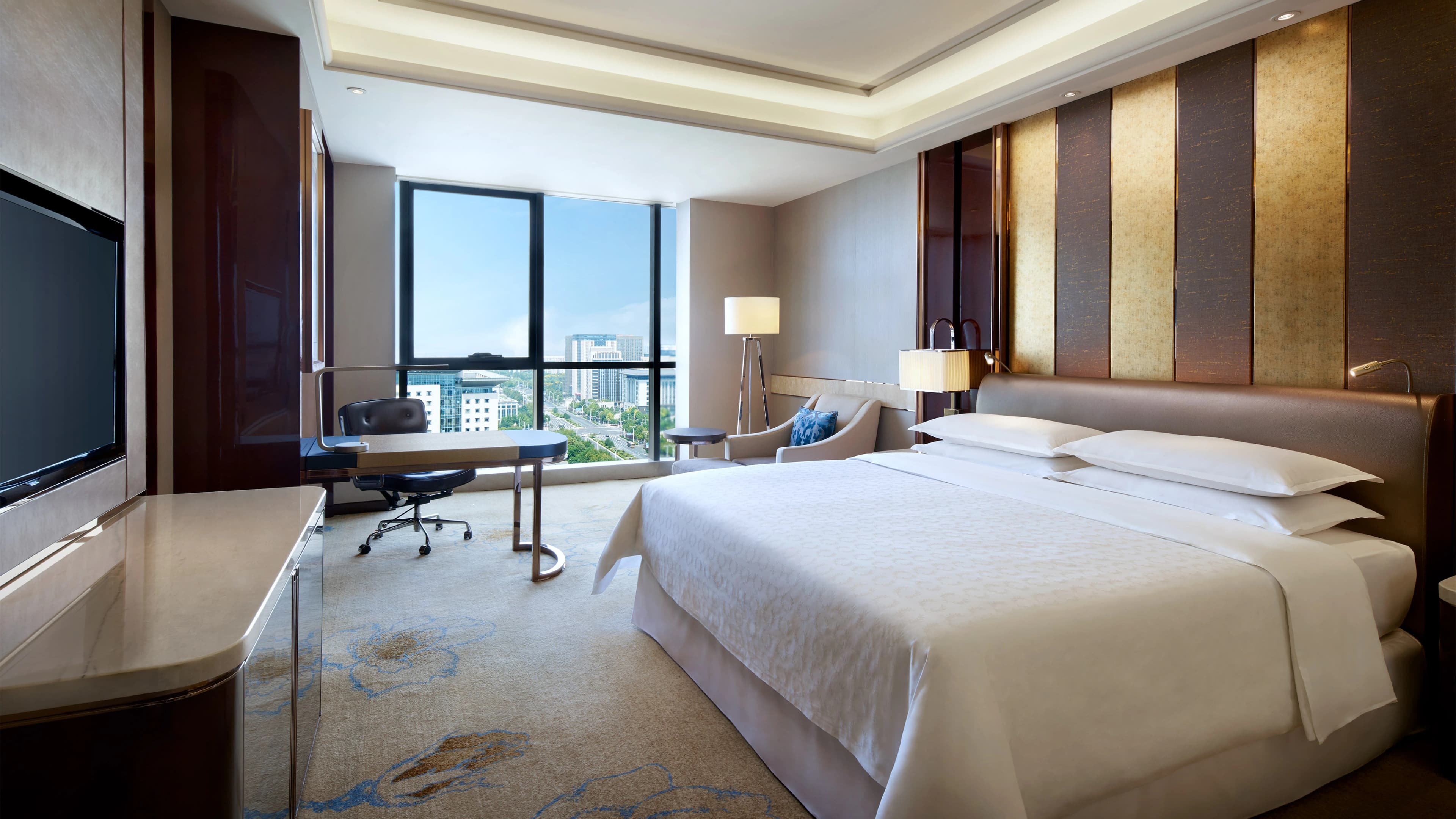 Sheraton Grand Zhengzhou Hotel - Image 3