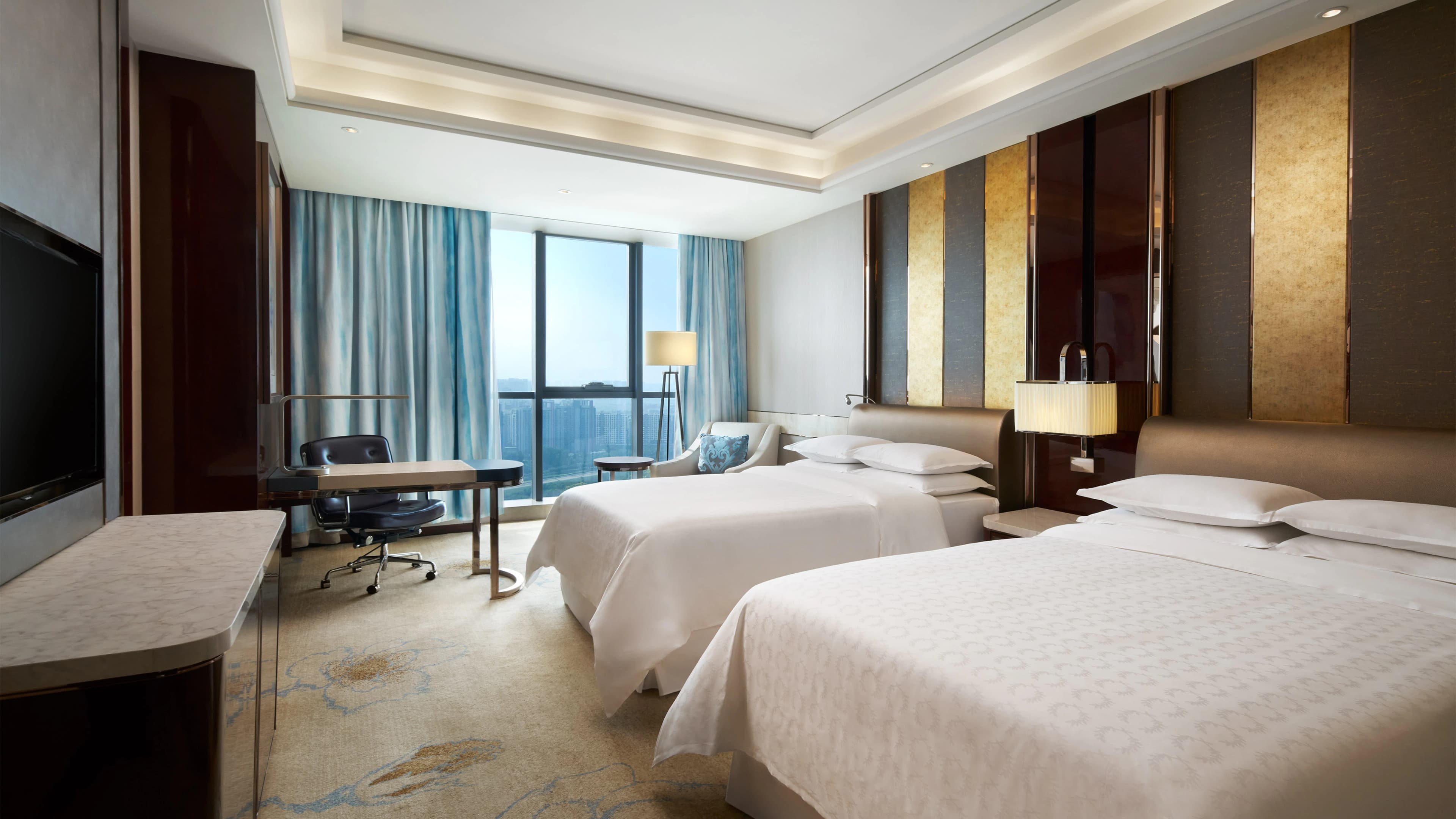 Sheraton Grand Zhengzhou Hotel - Image 2