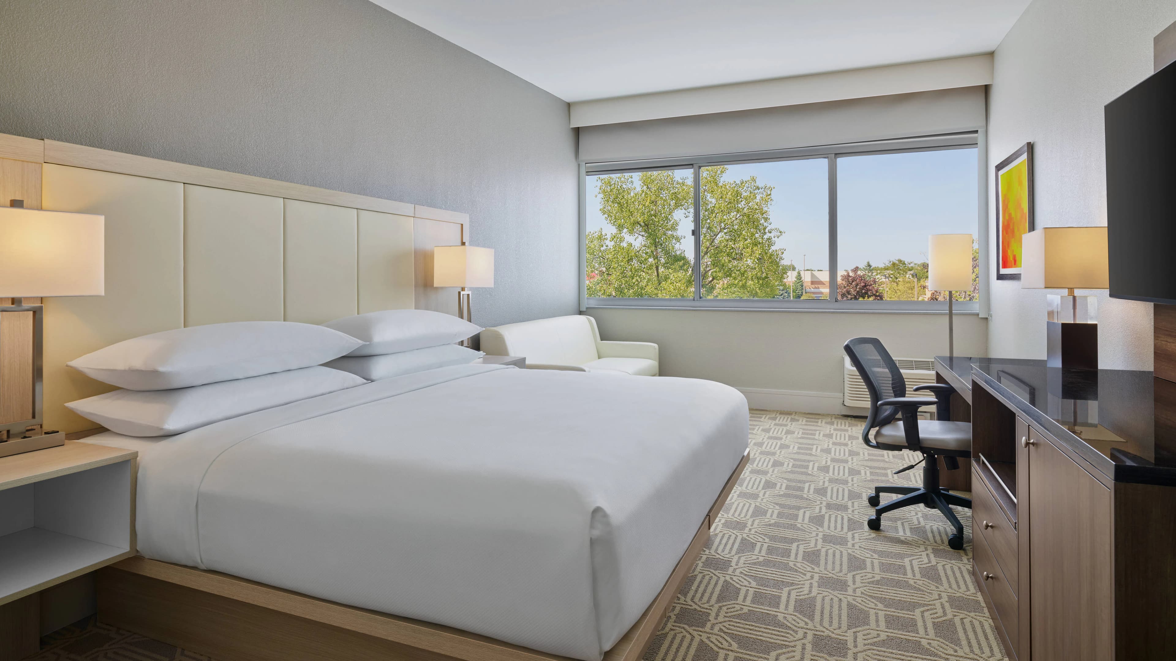 Delta Hotels Chicago Willowbrook - Image 2