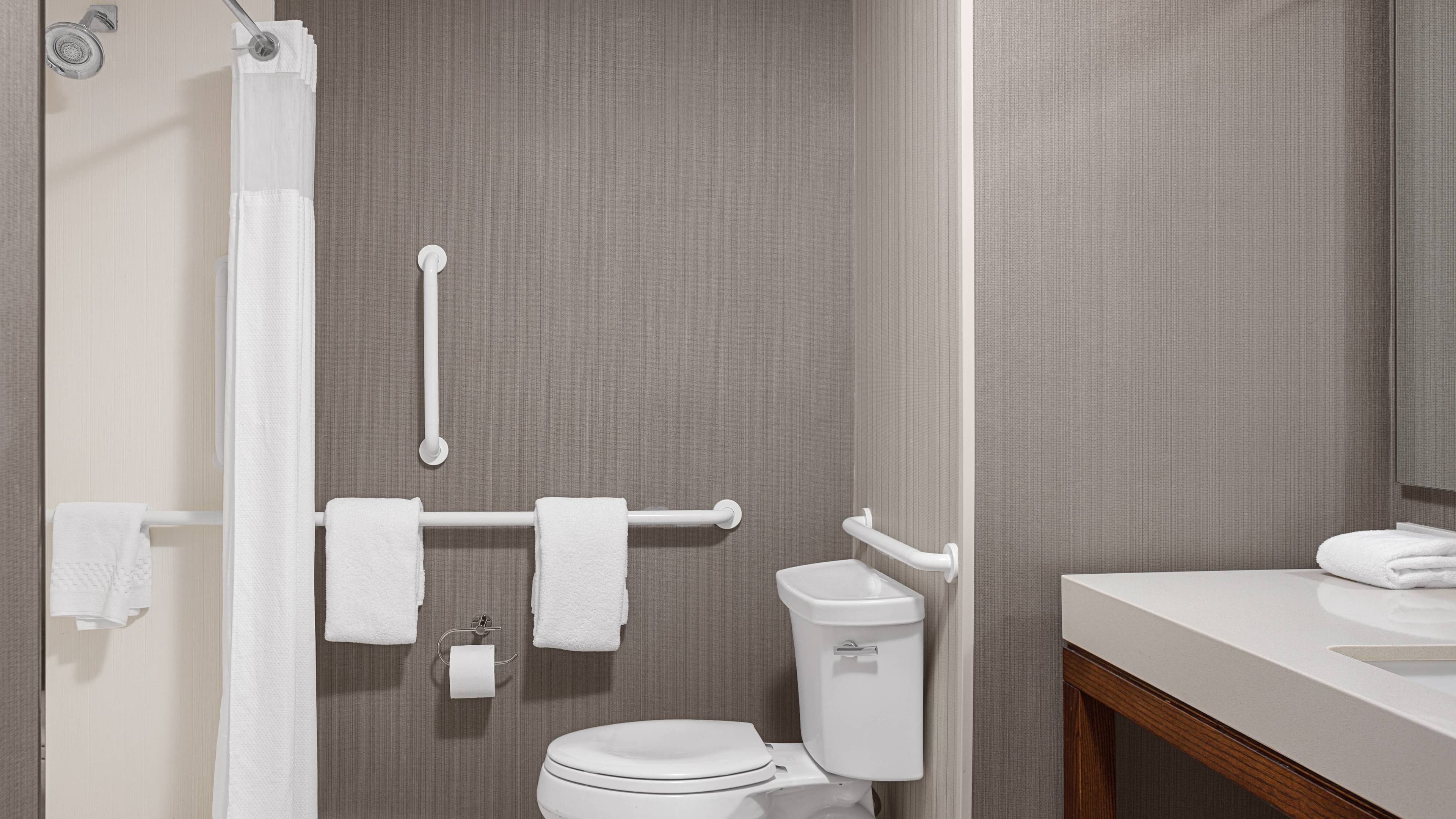 King Guest Room - Image 6