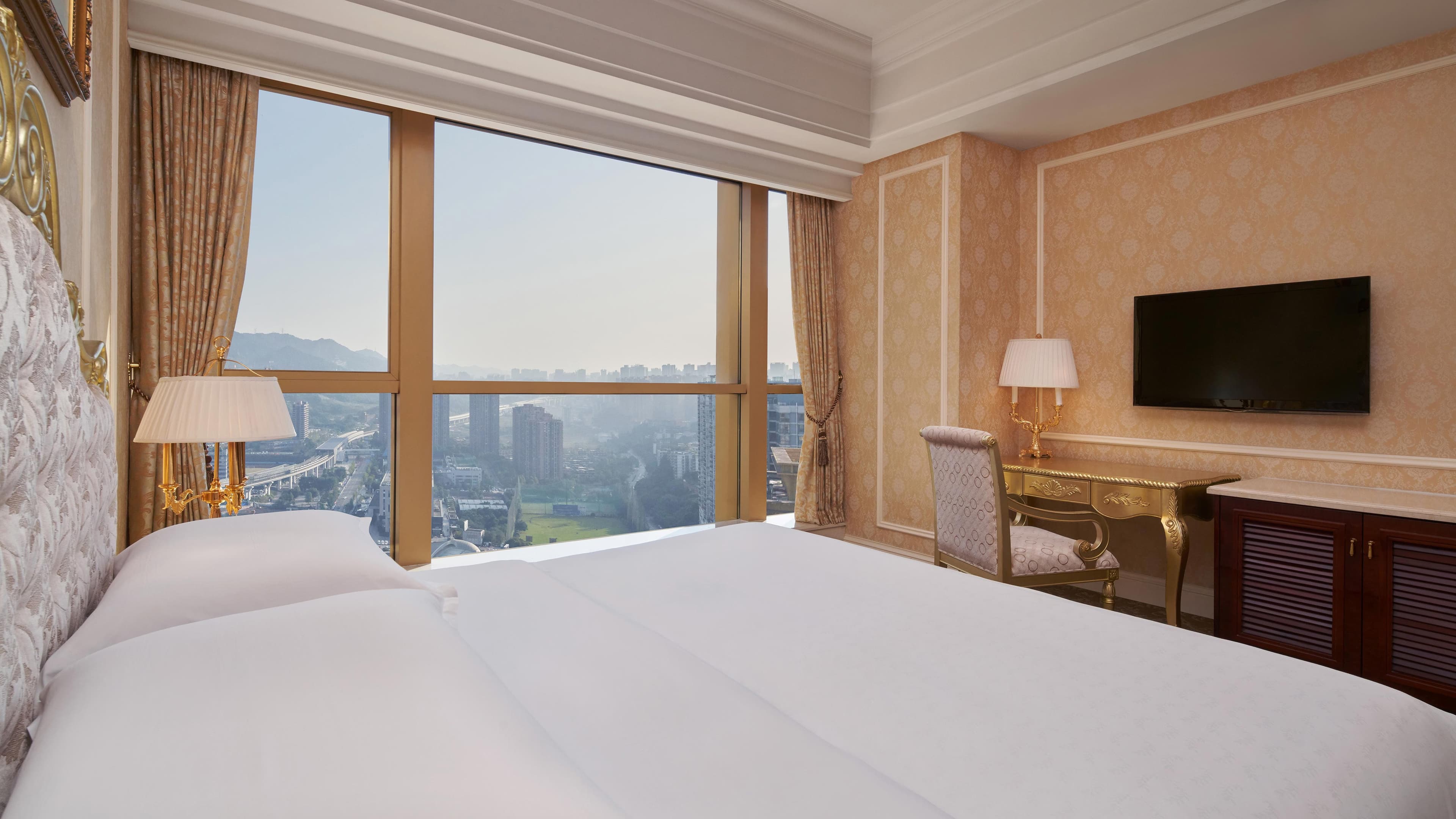 Sheraton Chongqing Hotel - Image 5