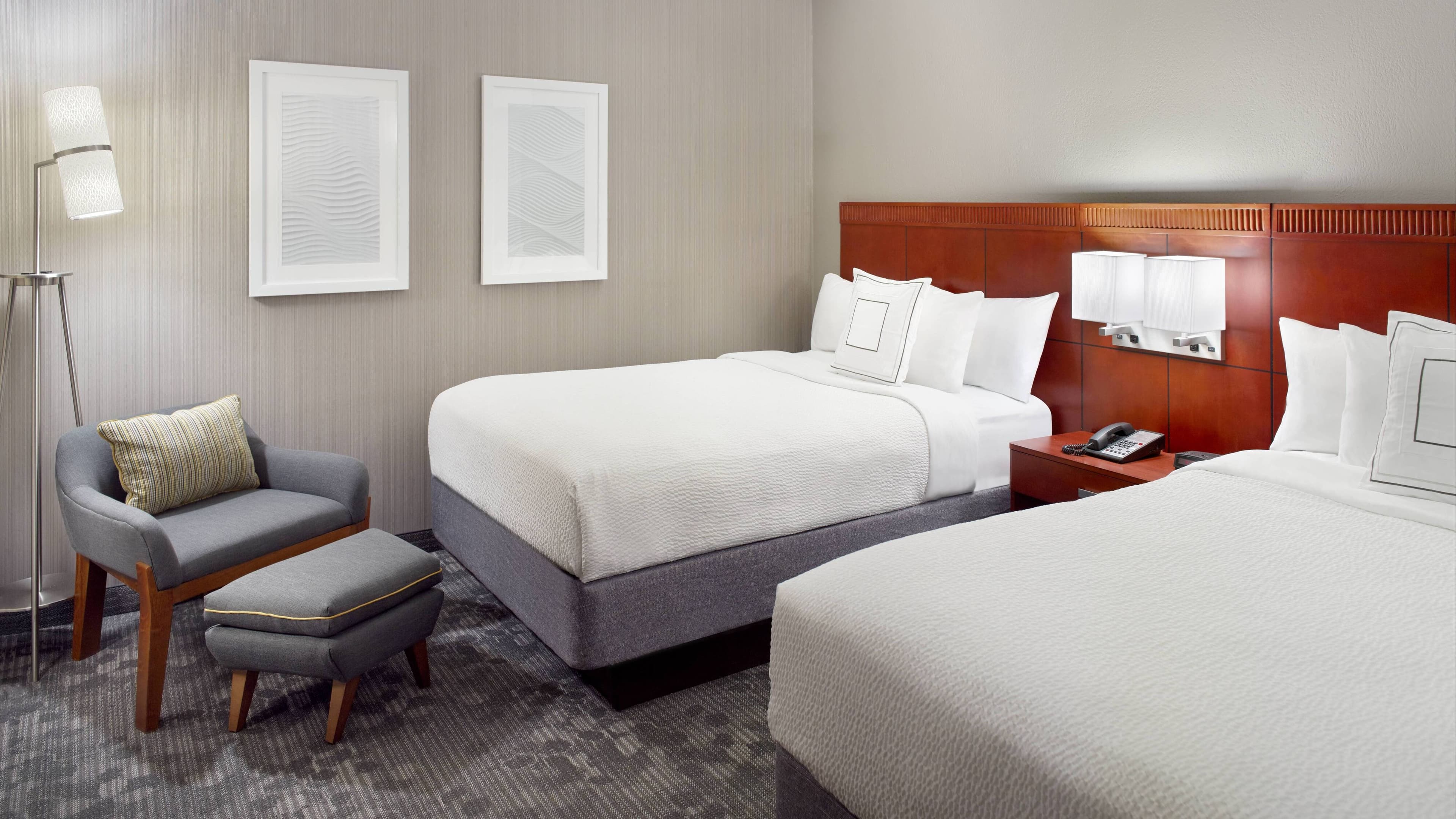 Courtyard Charlotte SouthPark - Image 3