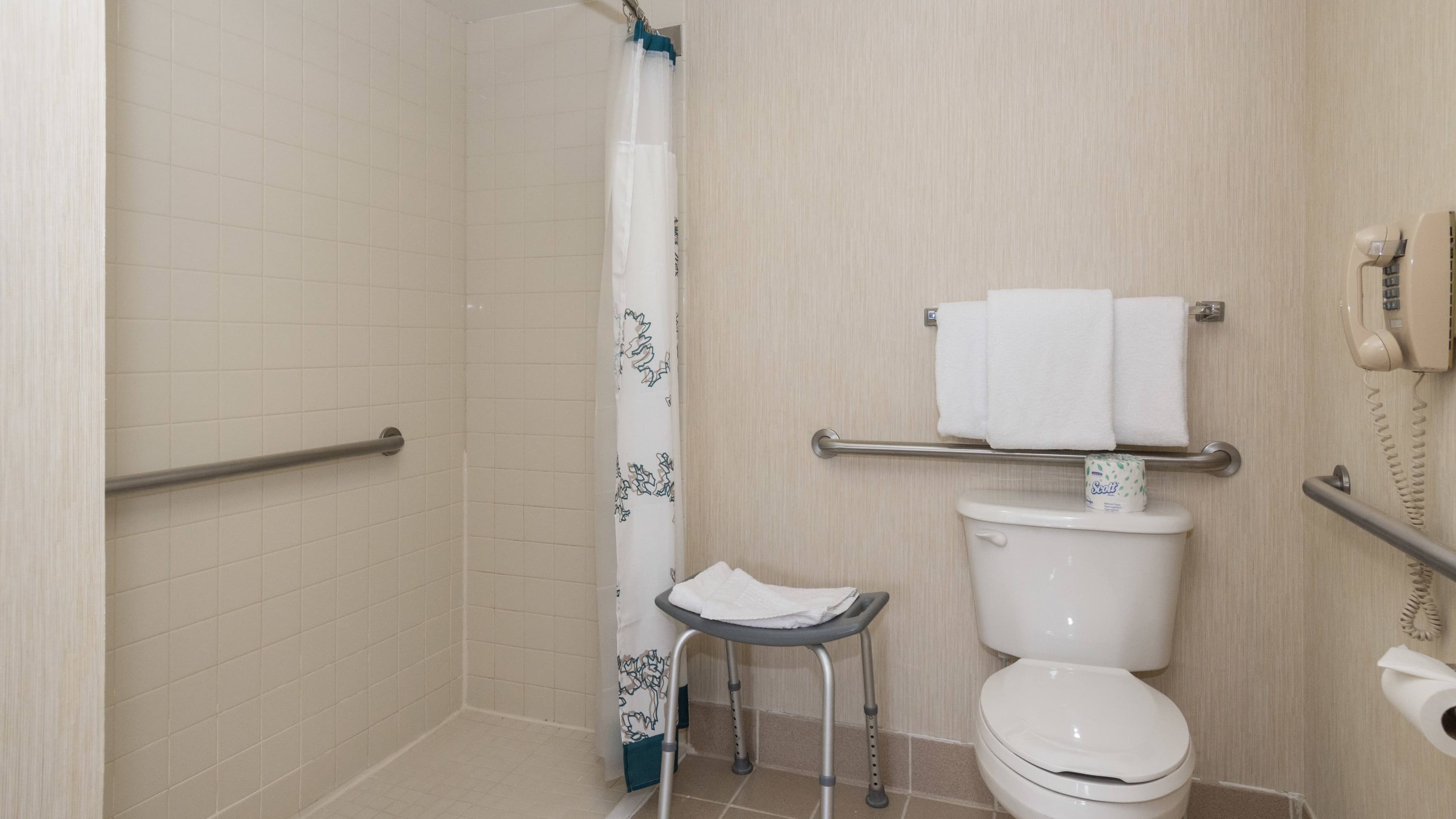 One Bedroom King Suite - Image 8