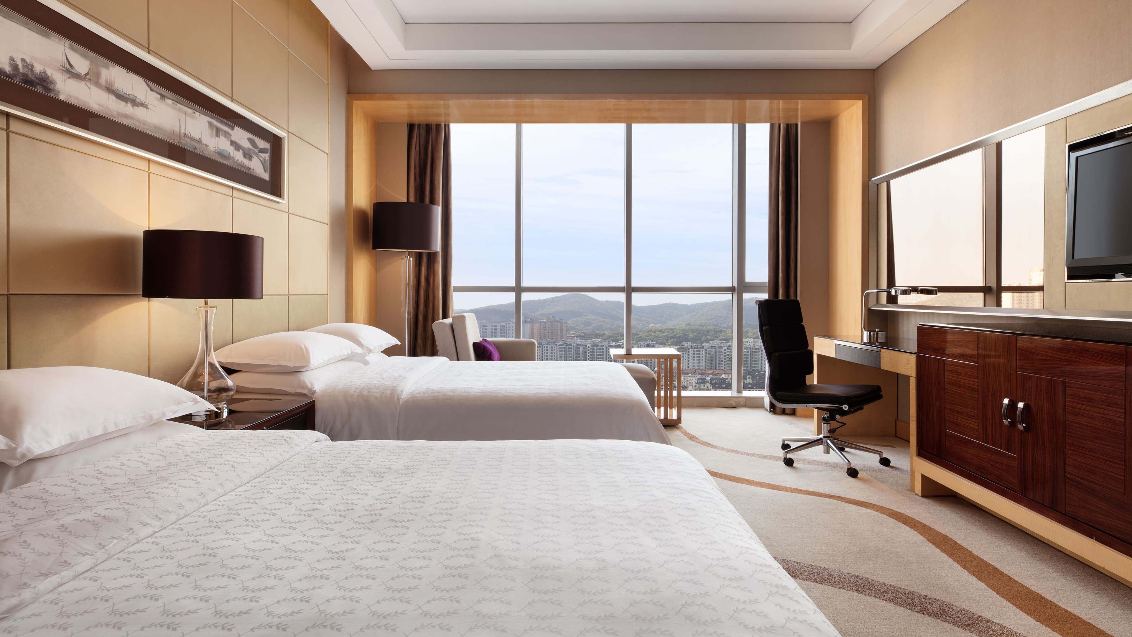 Sheraton Zhenjiang Hotel - Image 4